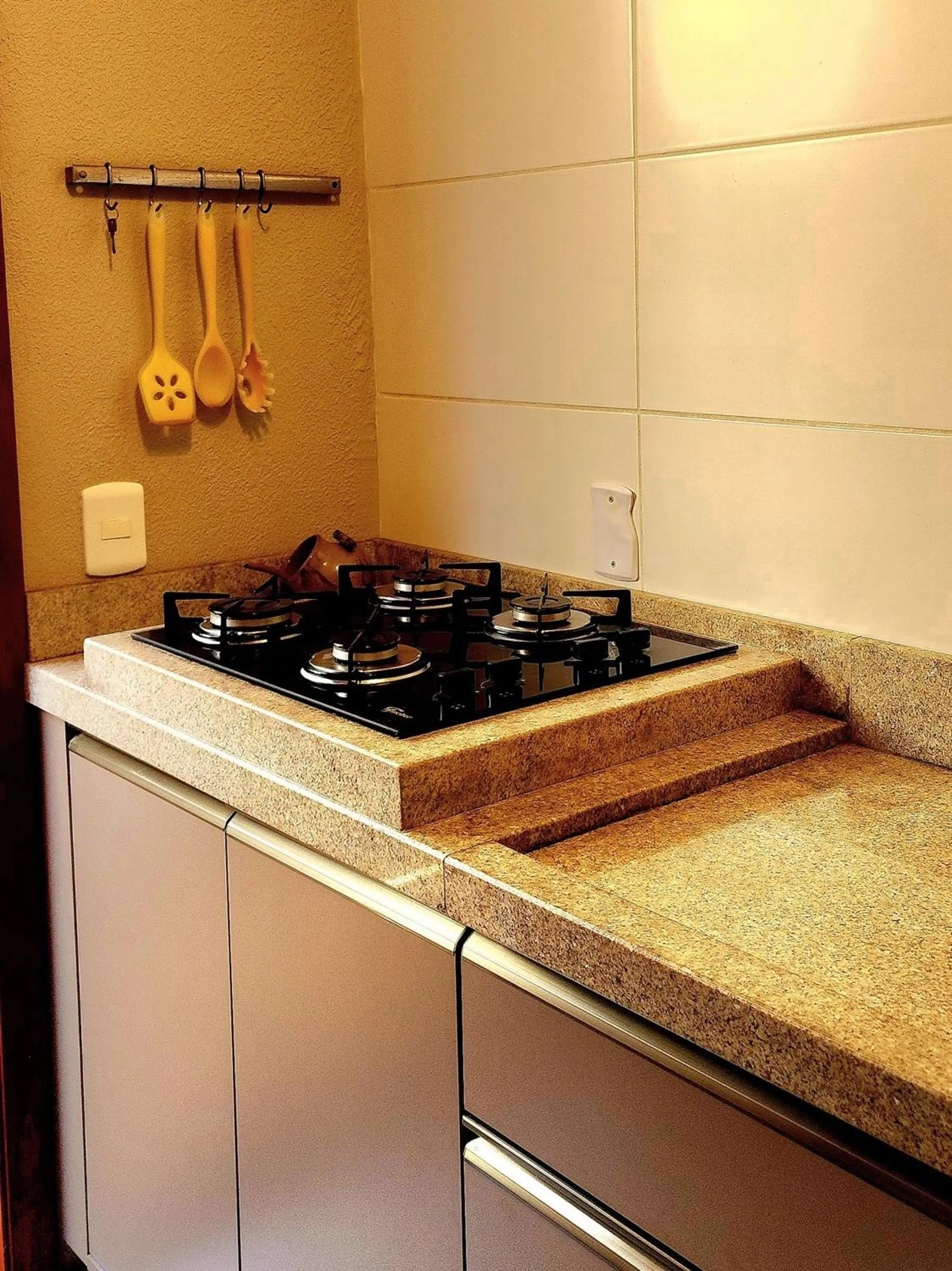 Kitchen or kitchenette in Charme e Conforto em Canela (Centro/3 dorm)