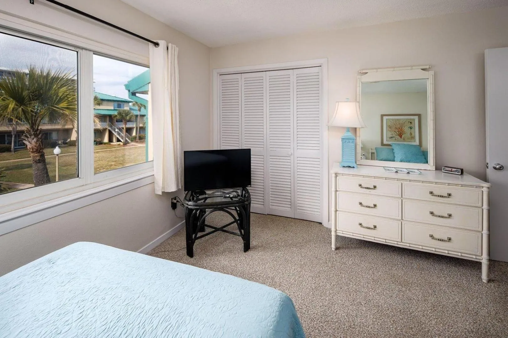 Bed in Seaspray Condos 107B