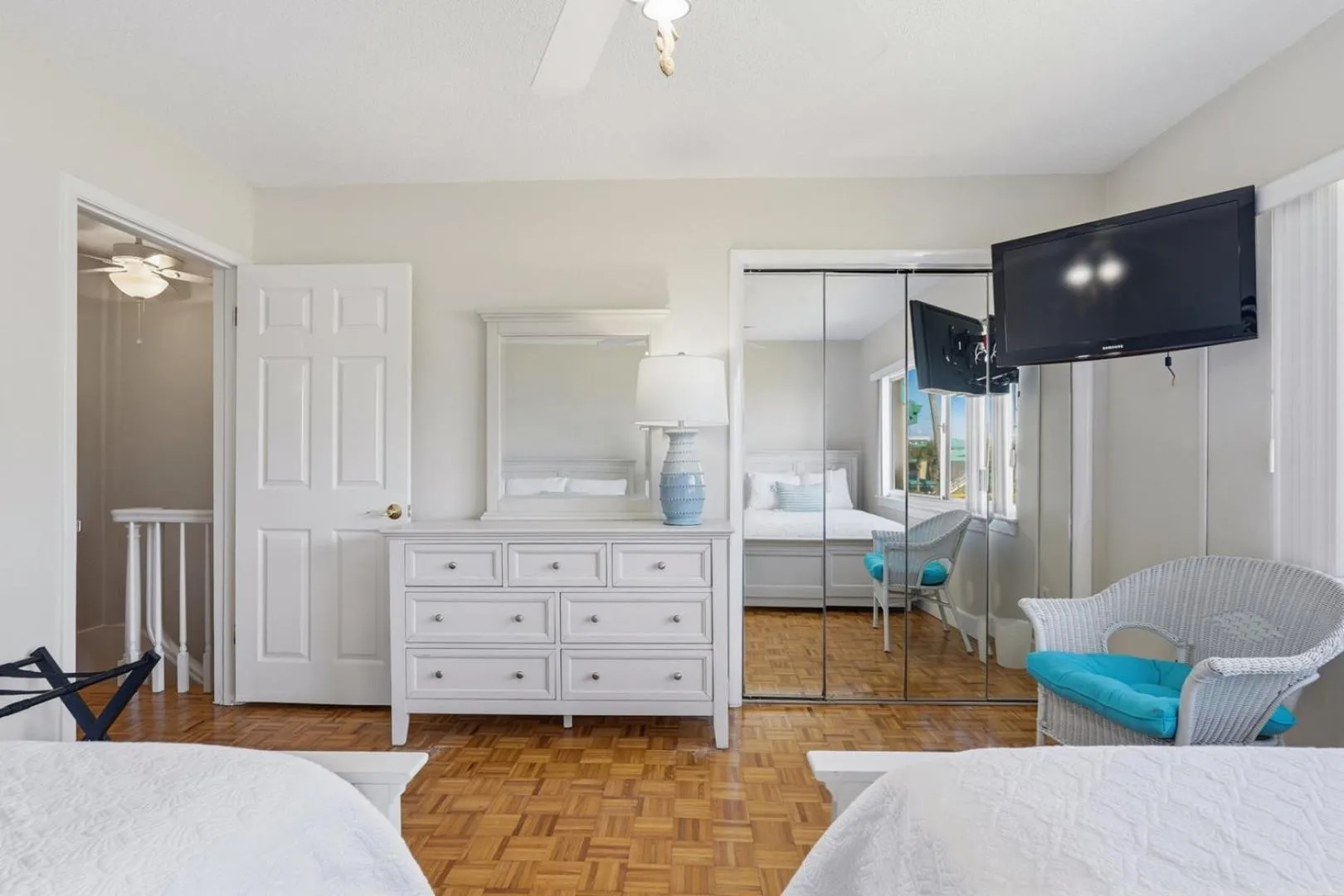 Bed in Seaspray Condos 115A
