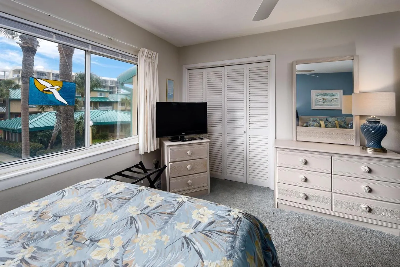 Bed in Seaspray Condos 109B