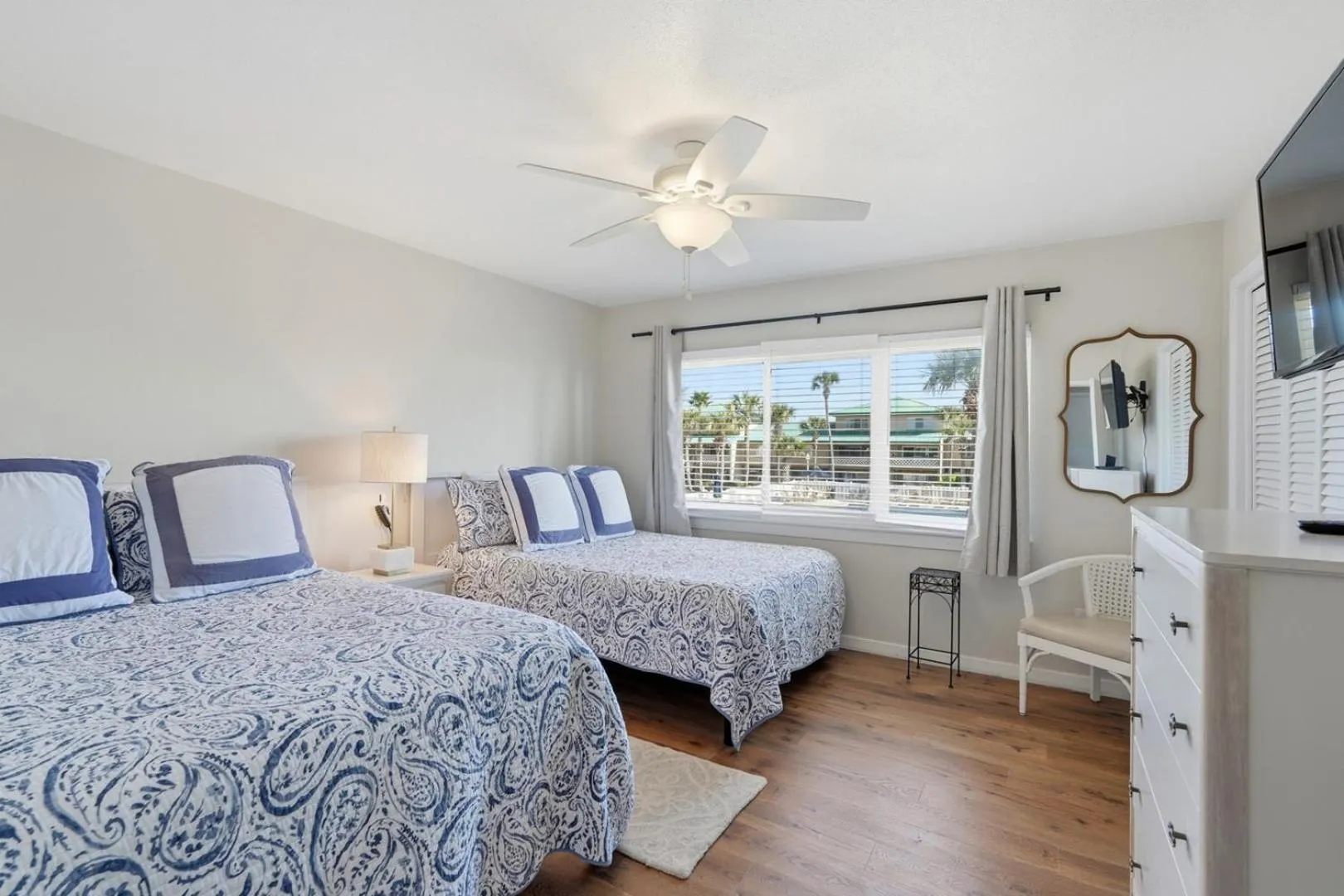 Bed in Seaspray Condos 215B