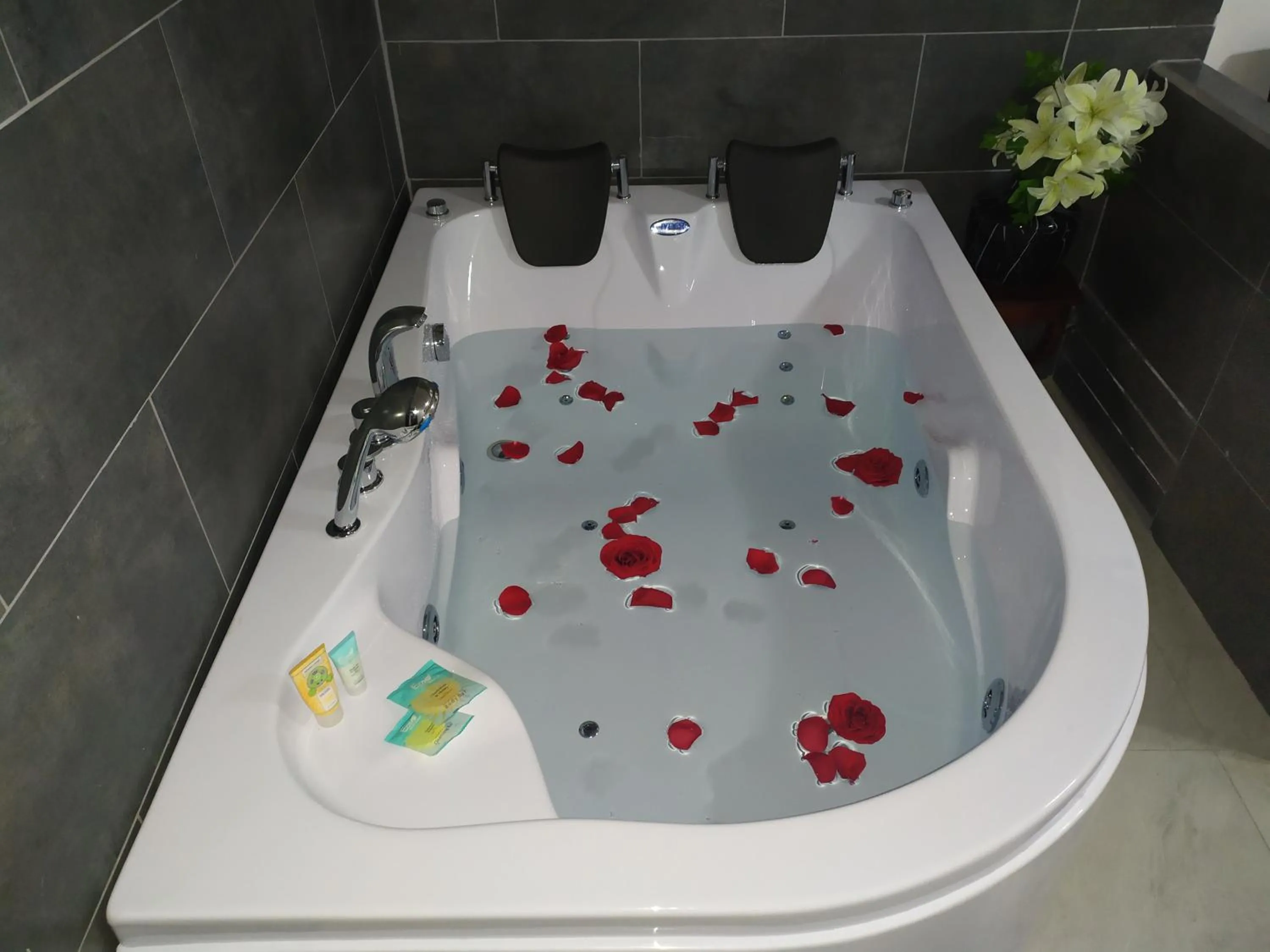 Hot Tub in Hostal Ajavi del Sur