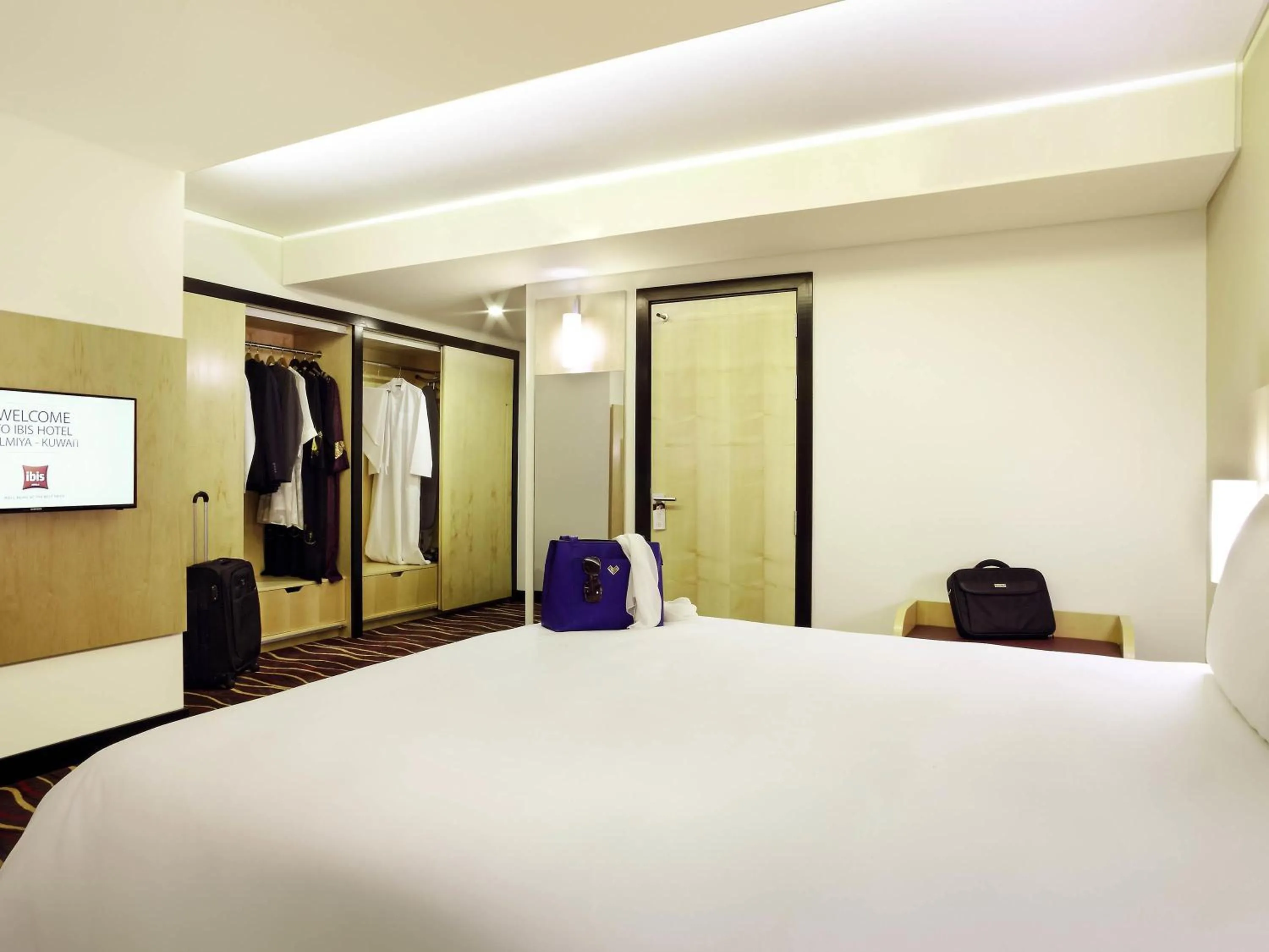 Bedroom, Bed in ibis Kuwait Salmiya
