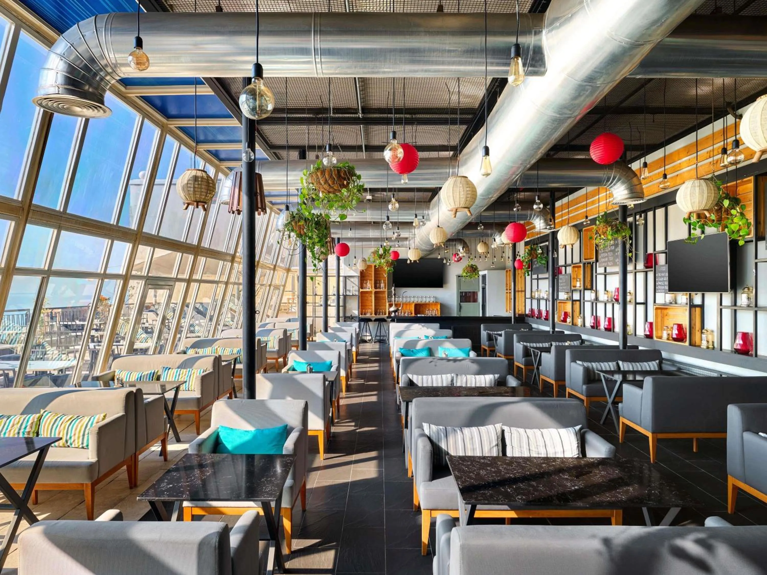 Lounge or bar in ibis Kuwait Salmiya