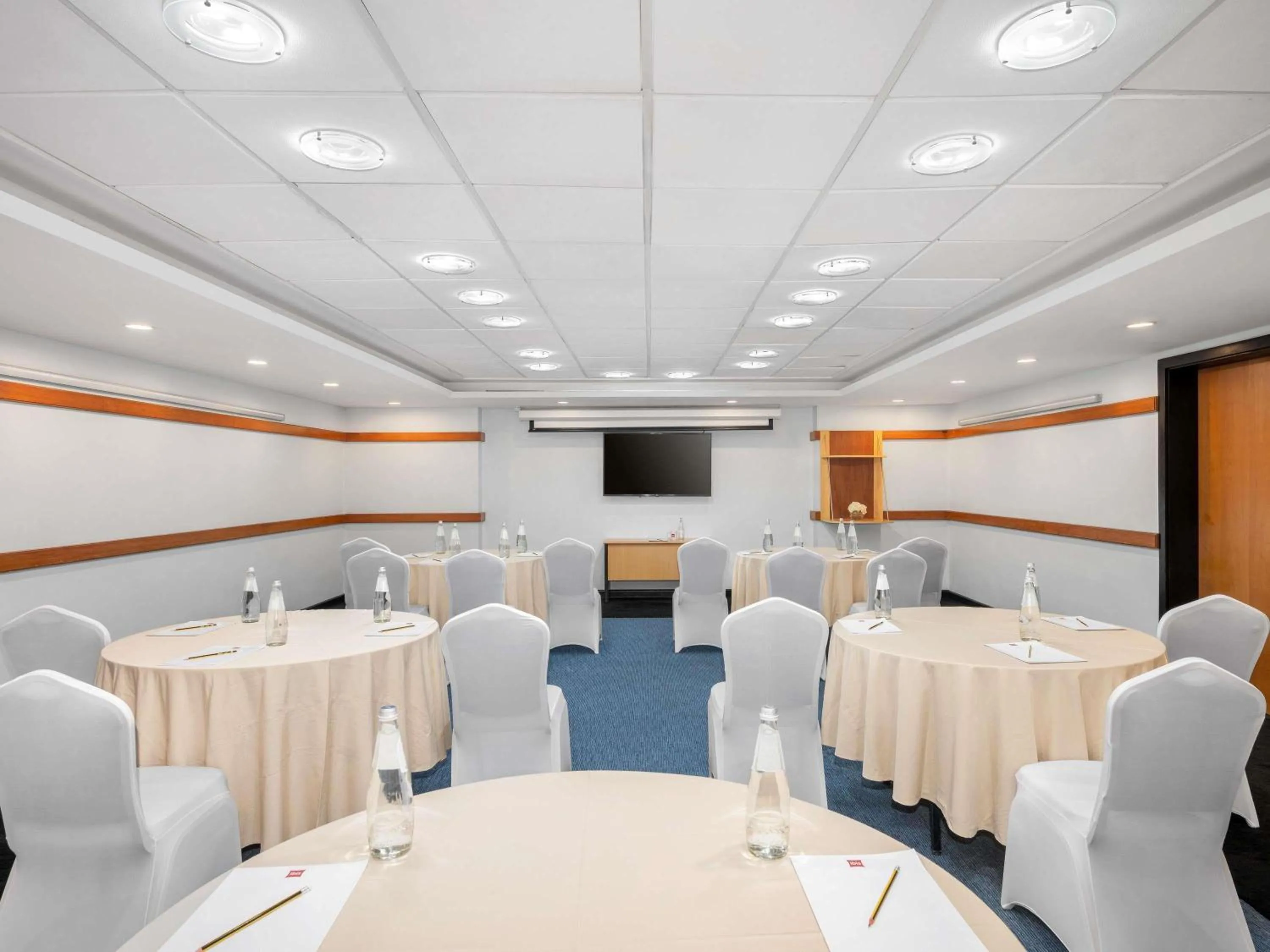 Meeting/conference room in ibis Kuwait Salmiya
