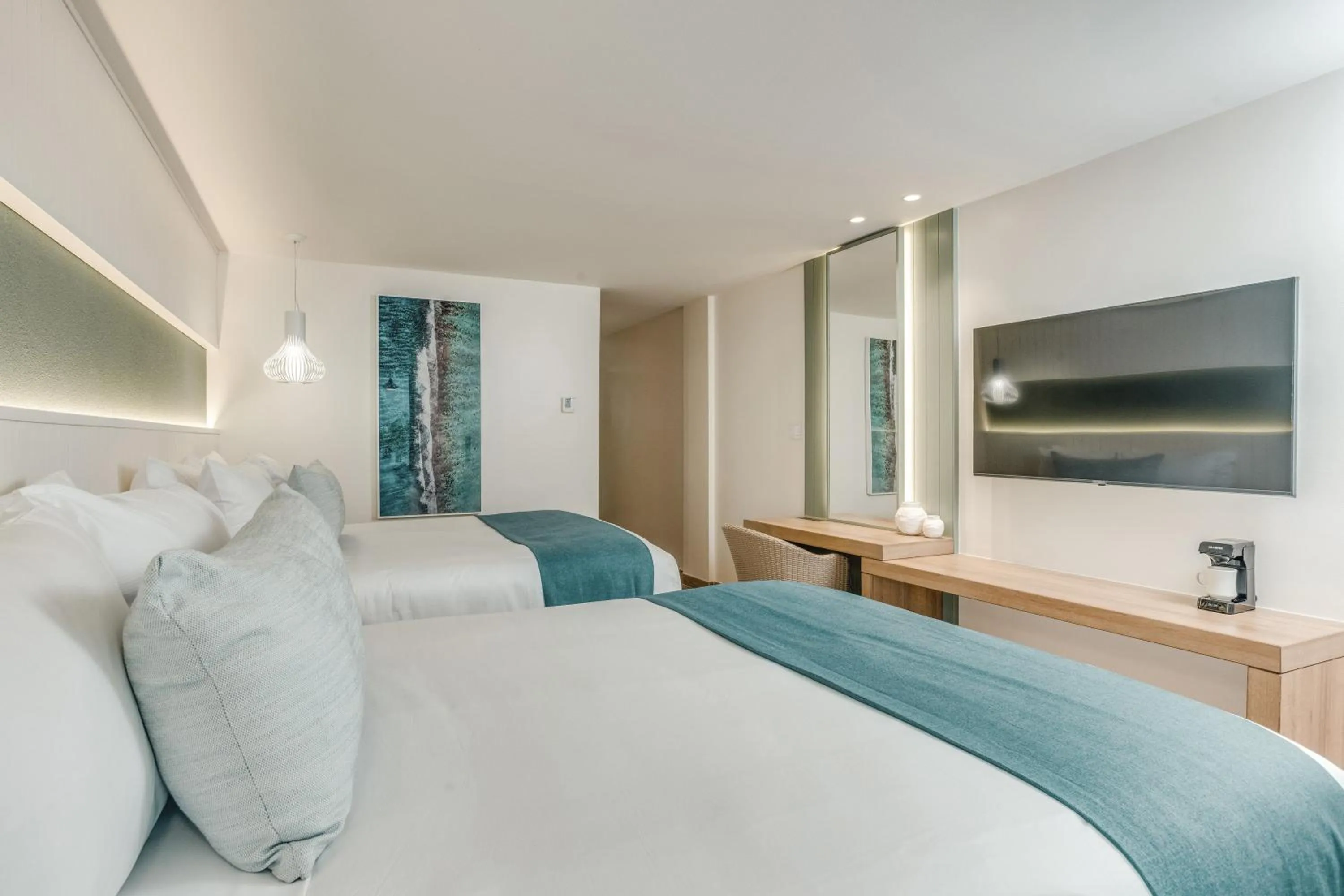 Bedroom, Bed in Fort George Hotel and Spa