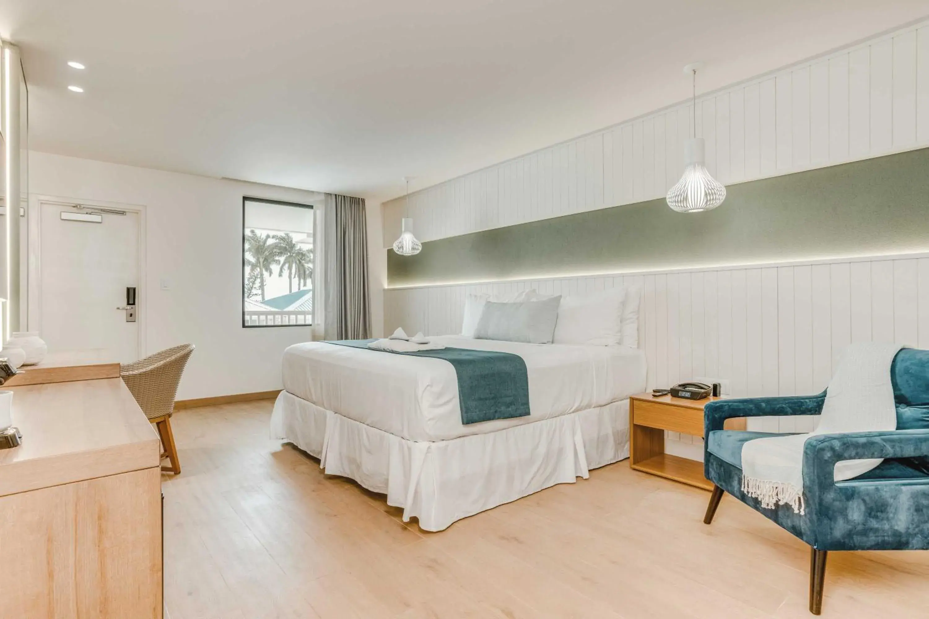 Bedroom, Bed in Fort George Hotel and Spa Bedroom, Bed in Fort George Hotel and Spa