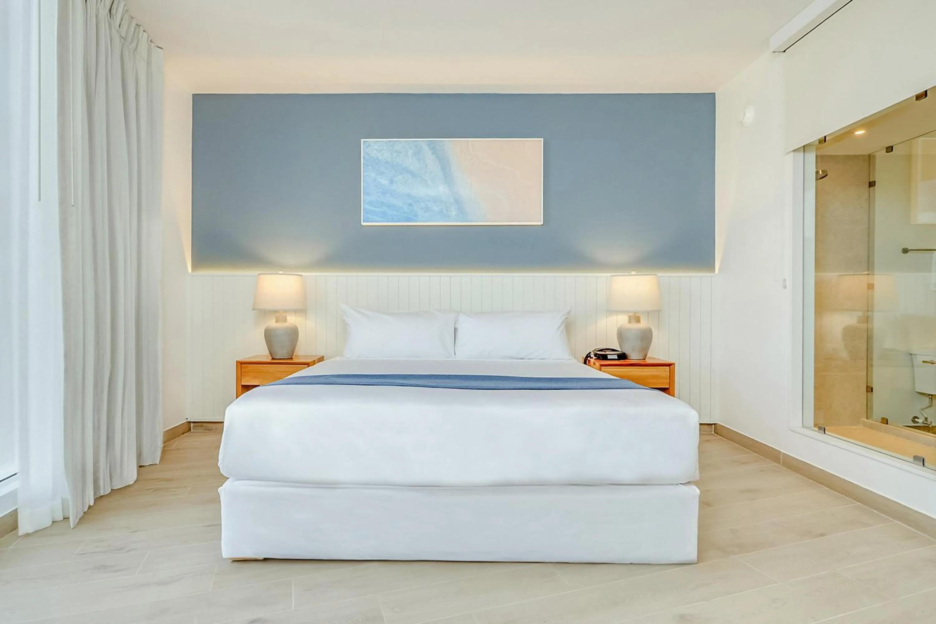 Bedroom, Bed in Fort George Hotel and Spa