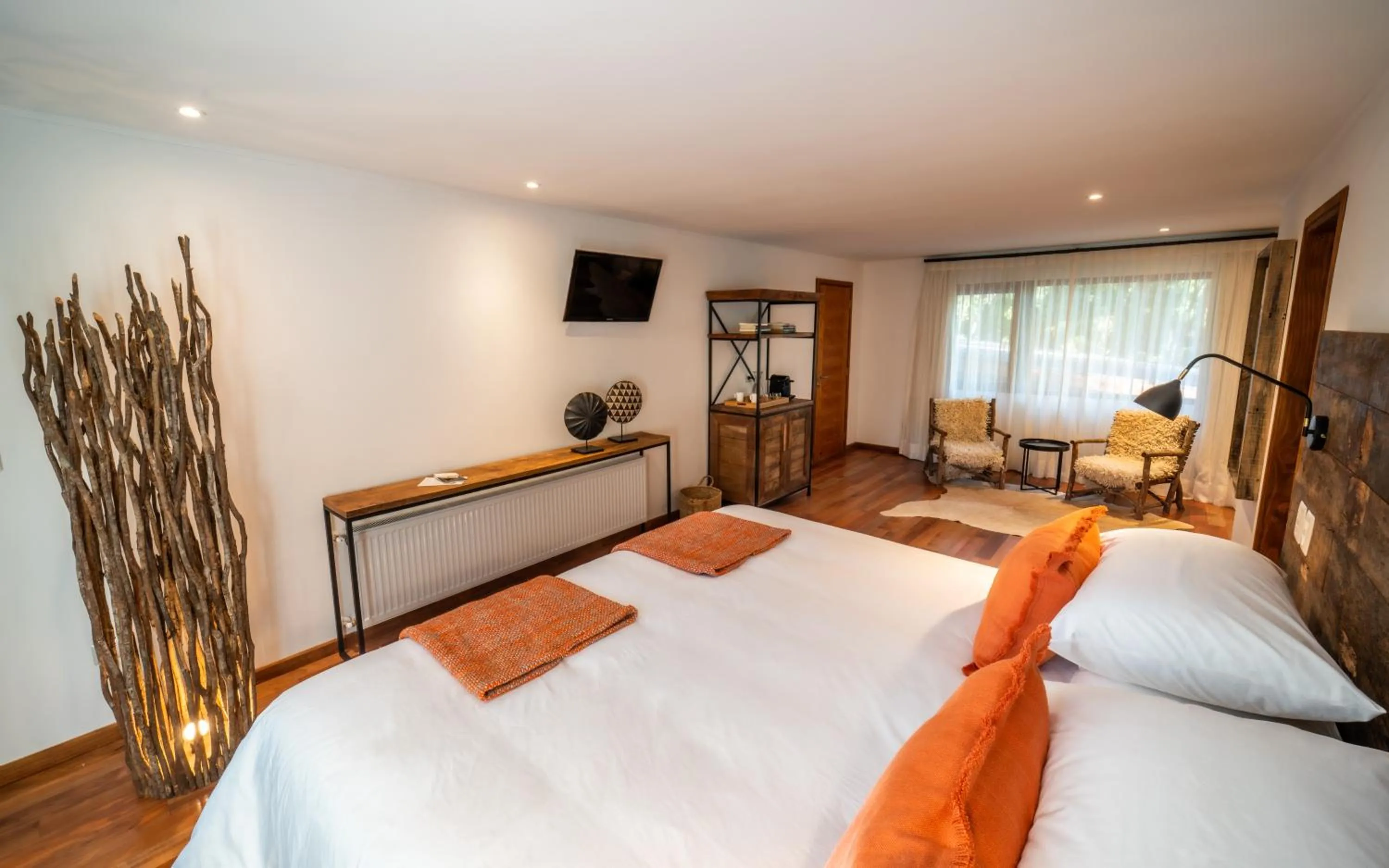 Photo of the whole room, Bed in Rakau Lodge