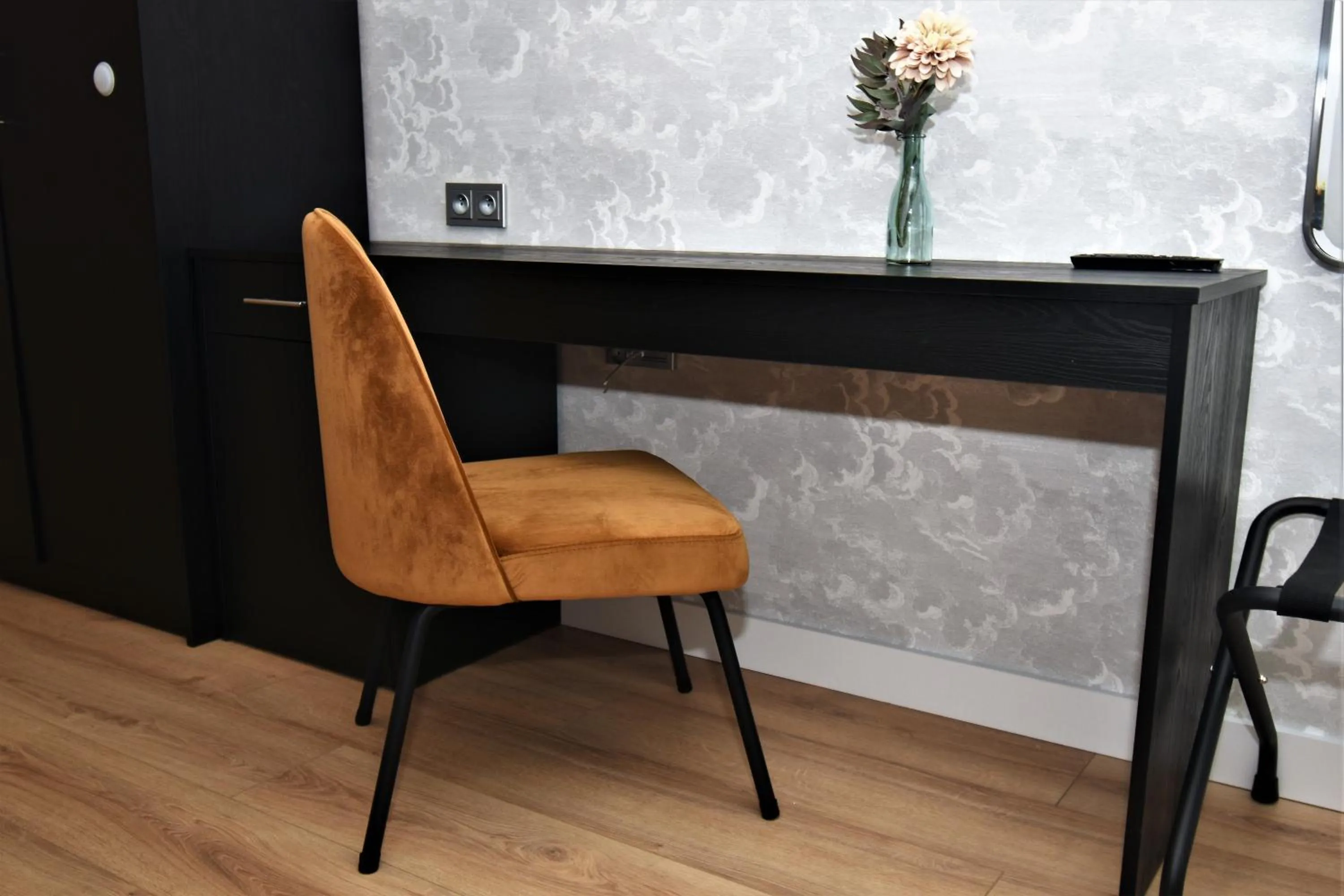 Seating area in Patio Riverfront Aparthotel