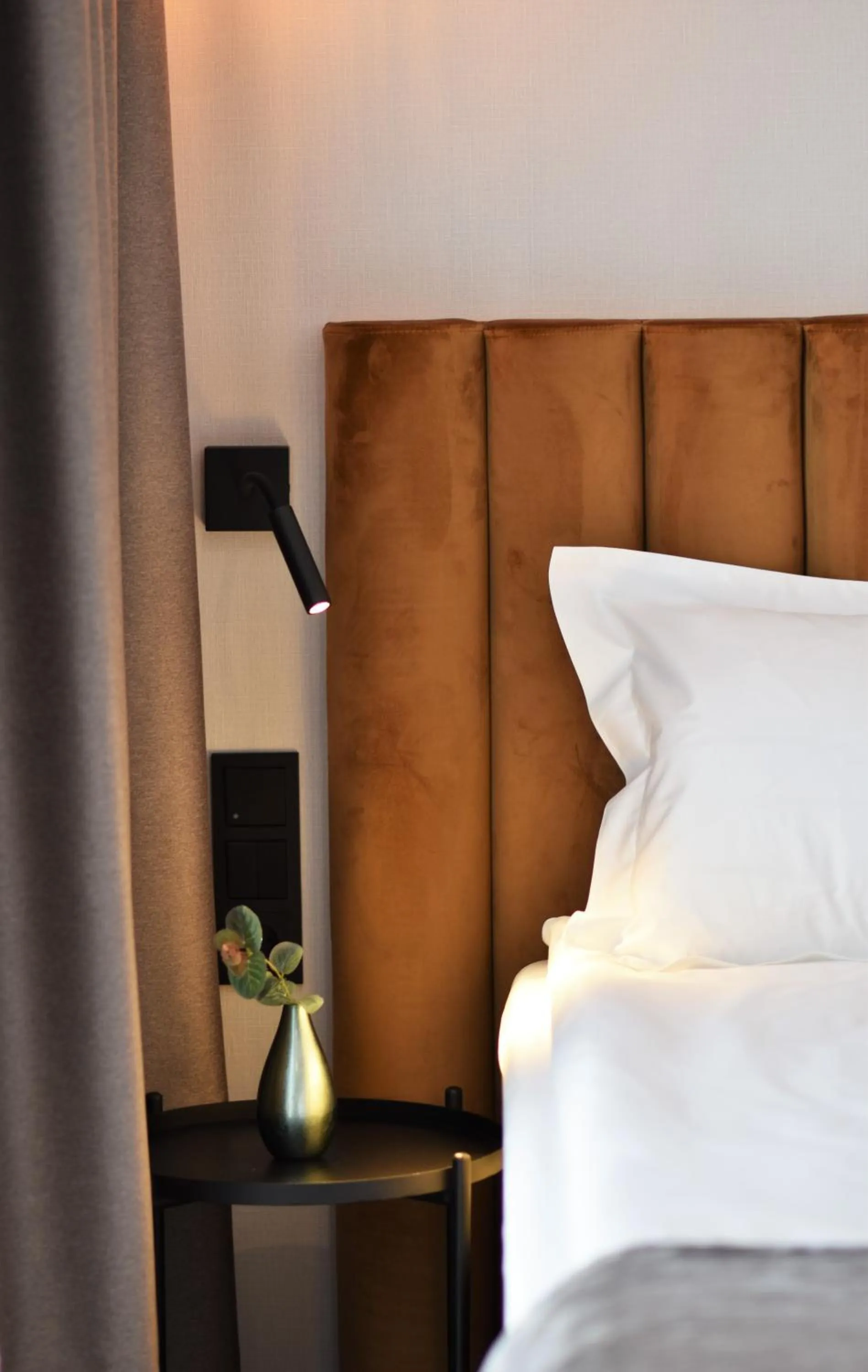 Bed in Patio Riverfront Aparthotel