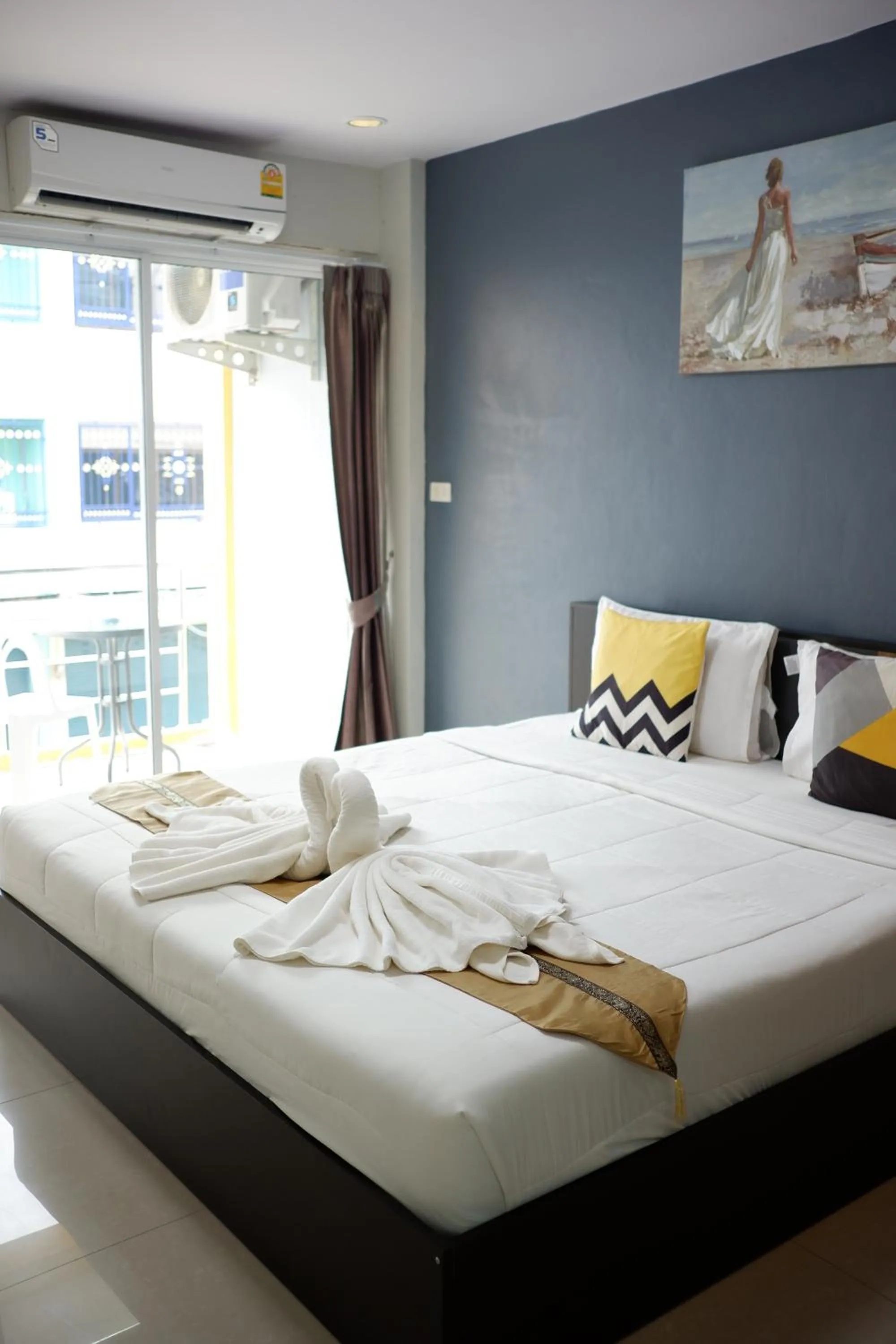 Photo of the whole room, Bed in Supachai Inn