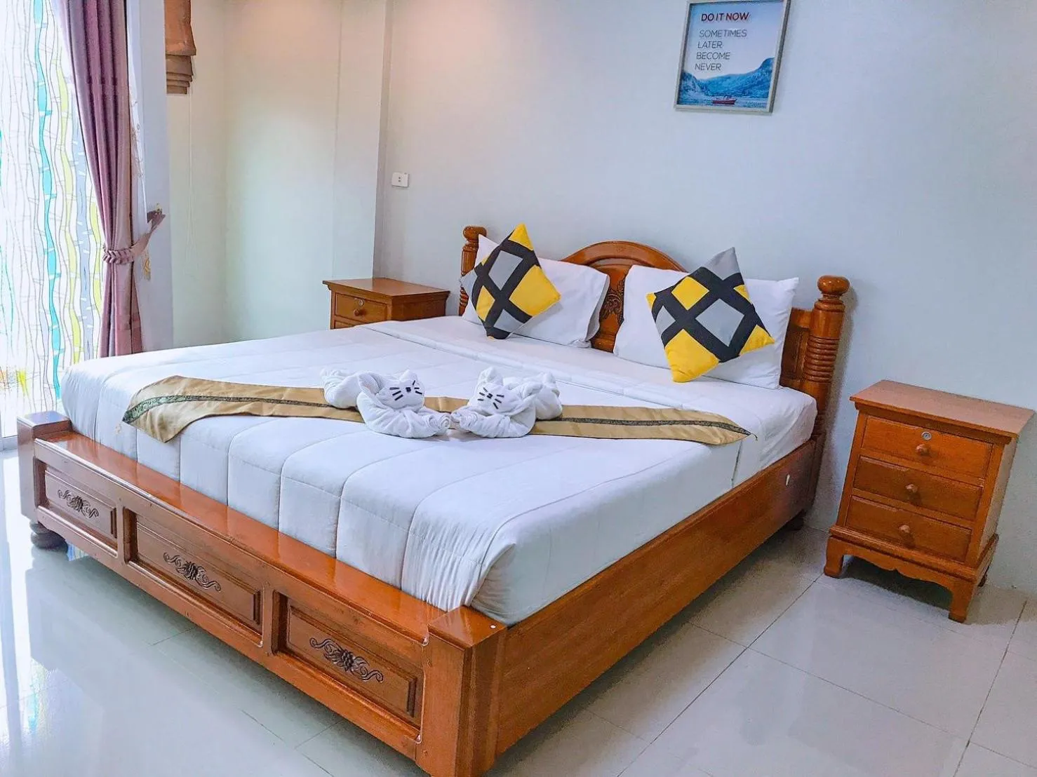 Photo of the whole room, Bed in Supachai Inn