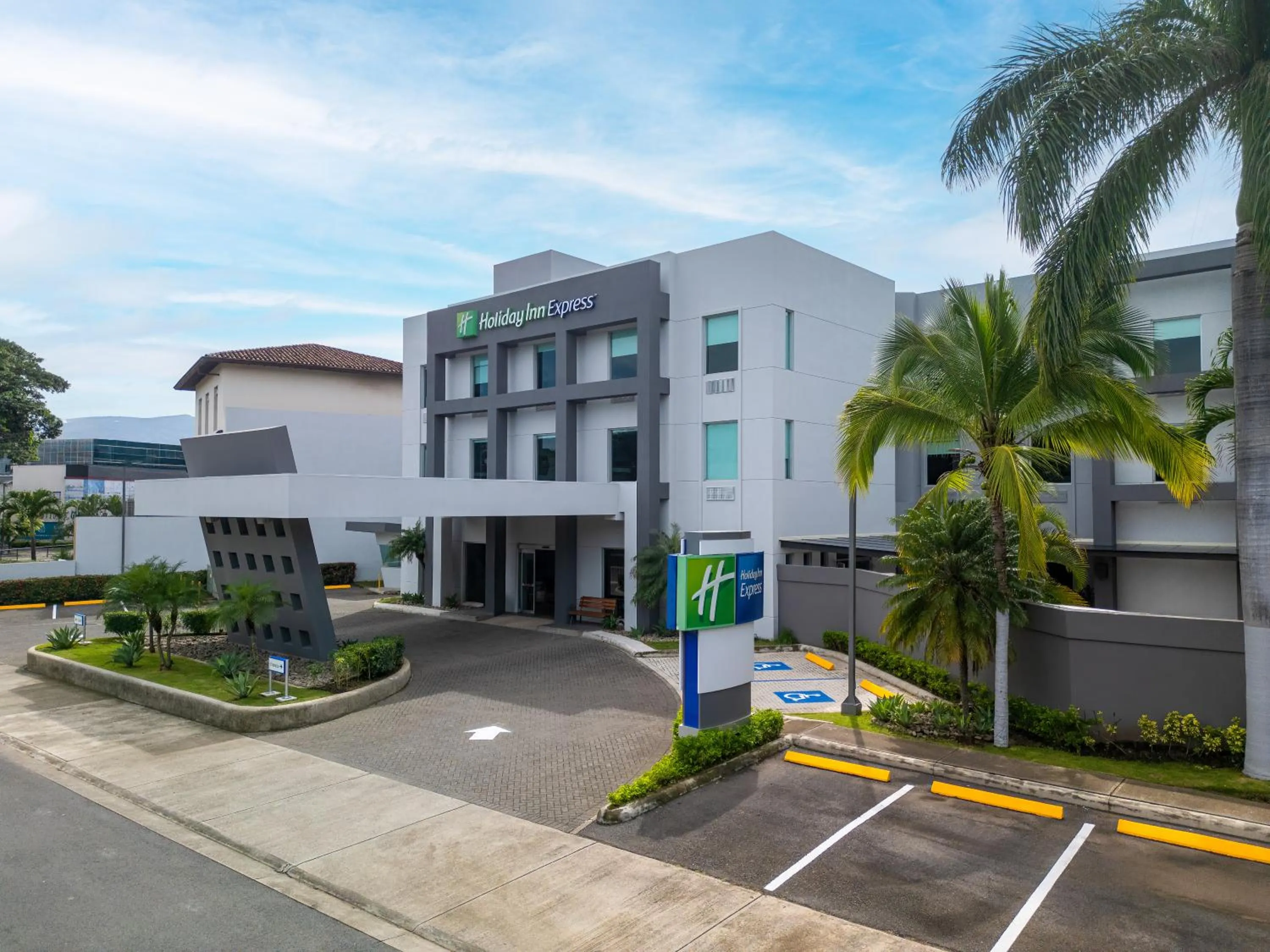 Facade/entrance in Holiday Inn Express San Jose Forum by IHG