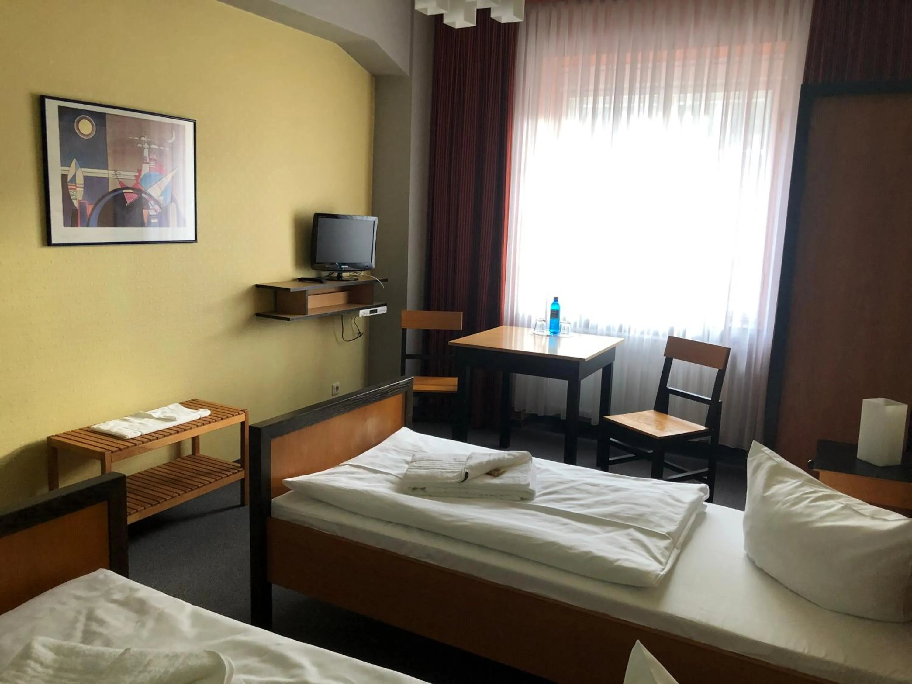 TV and multimedia, Bed in Haus des Volkes - Das Bauhaushotel