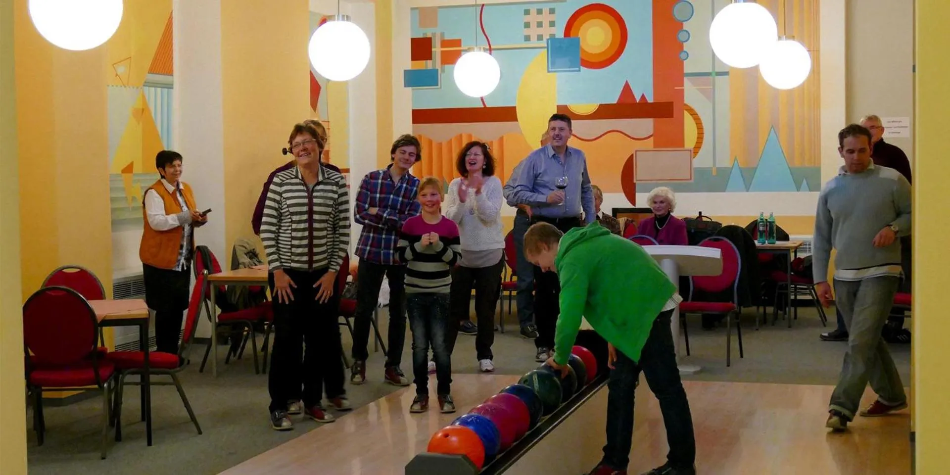 Bowling in Haus des Volkes - Das Bauhaushotel