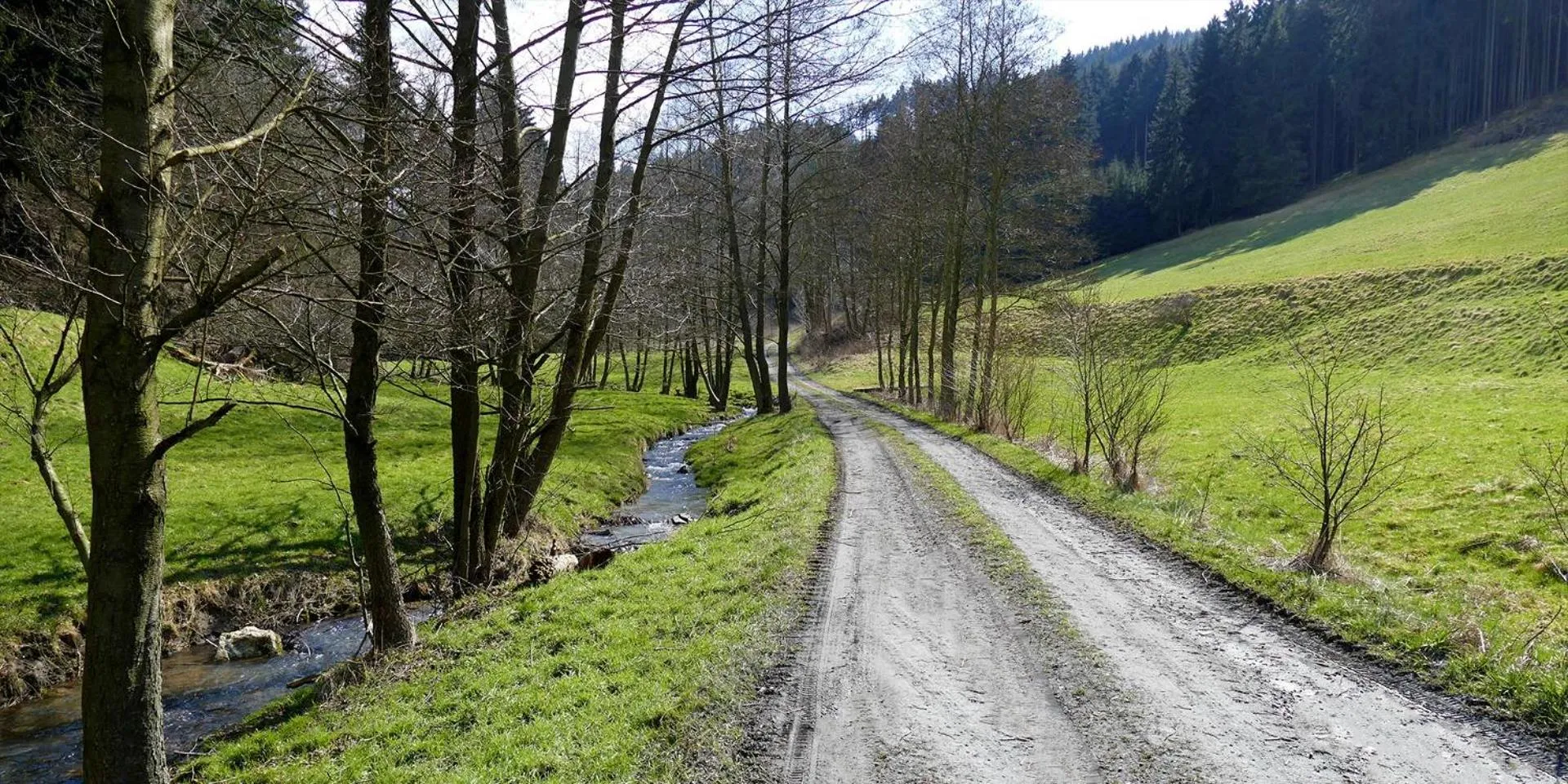 Hiking in Haus des Volkes - Das Bauhaushotel