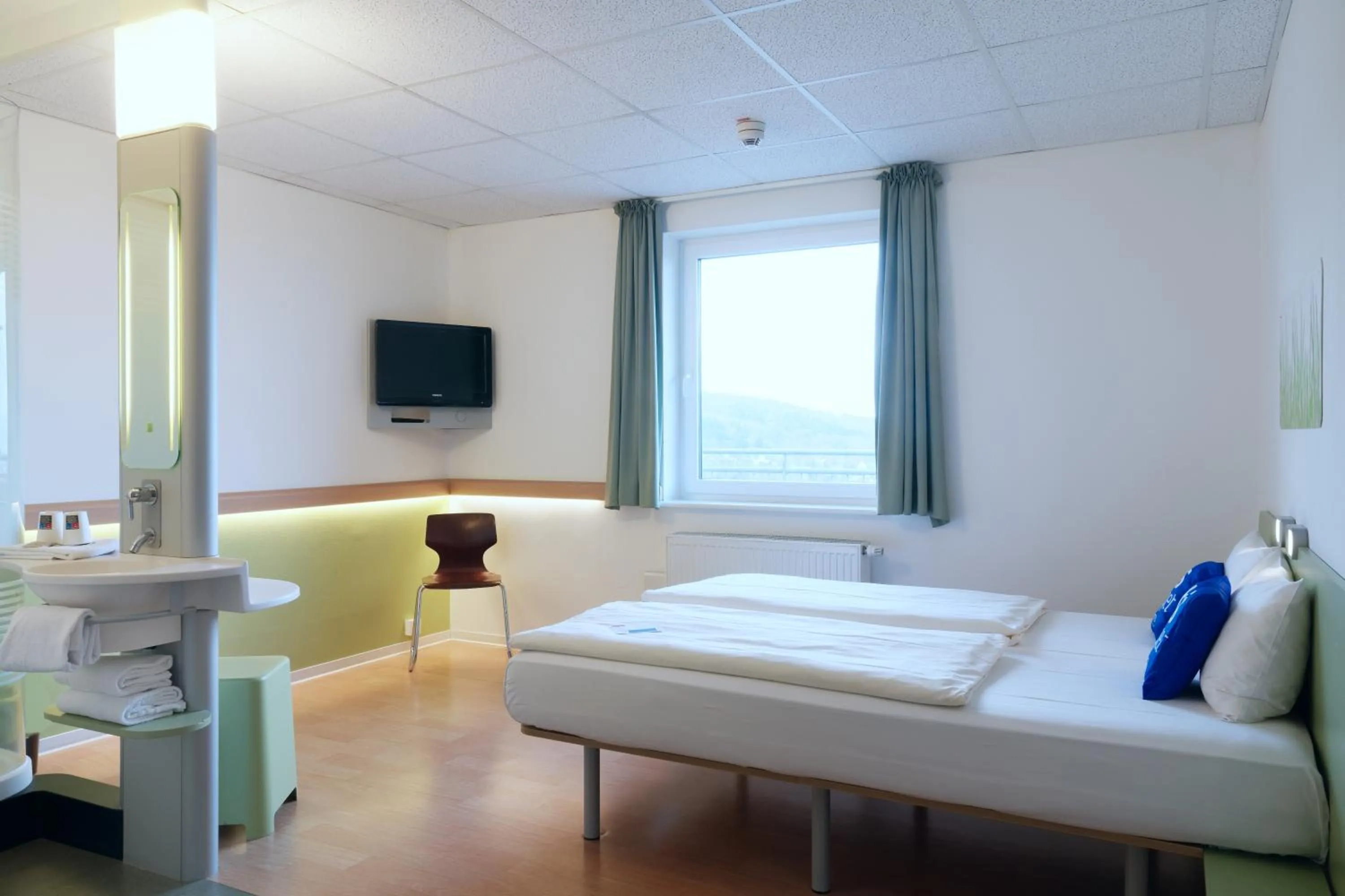 Bed in ibis budget Hotel BONN SÜD Königswinter