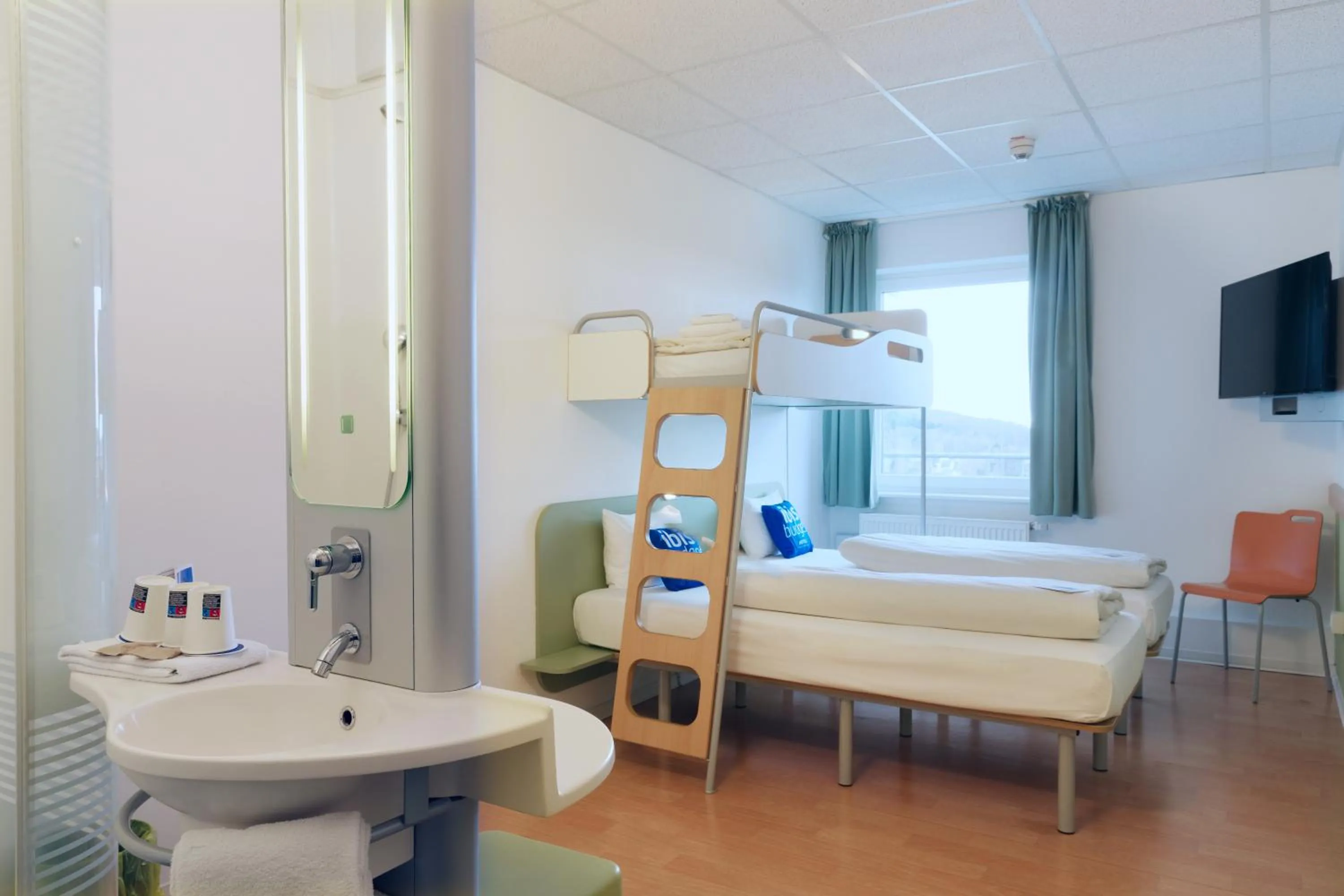 Bed in ibis budget Hotel BONN SÜD Königswinter