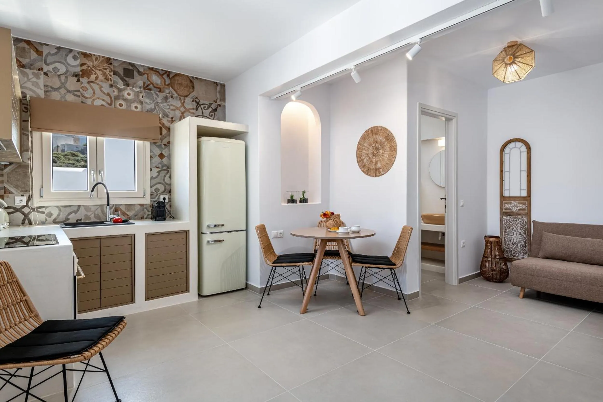 Kitchen or kitchenette in Remezzo Bayfront Suites