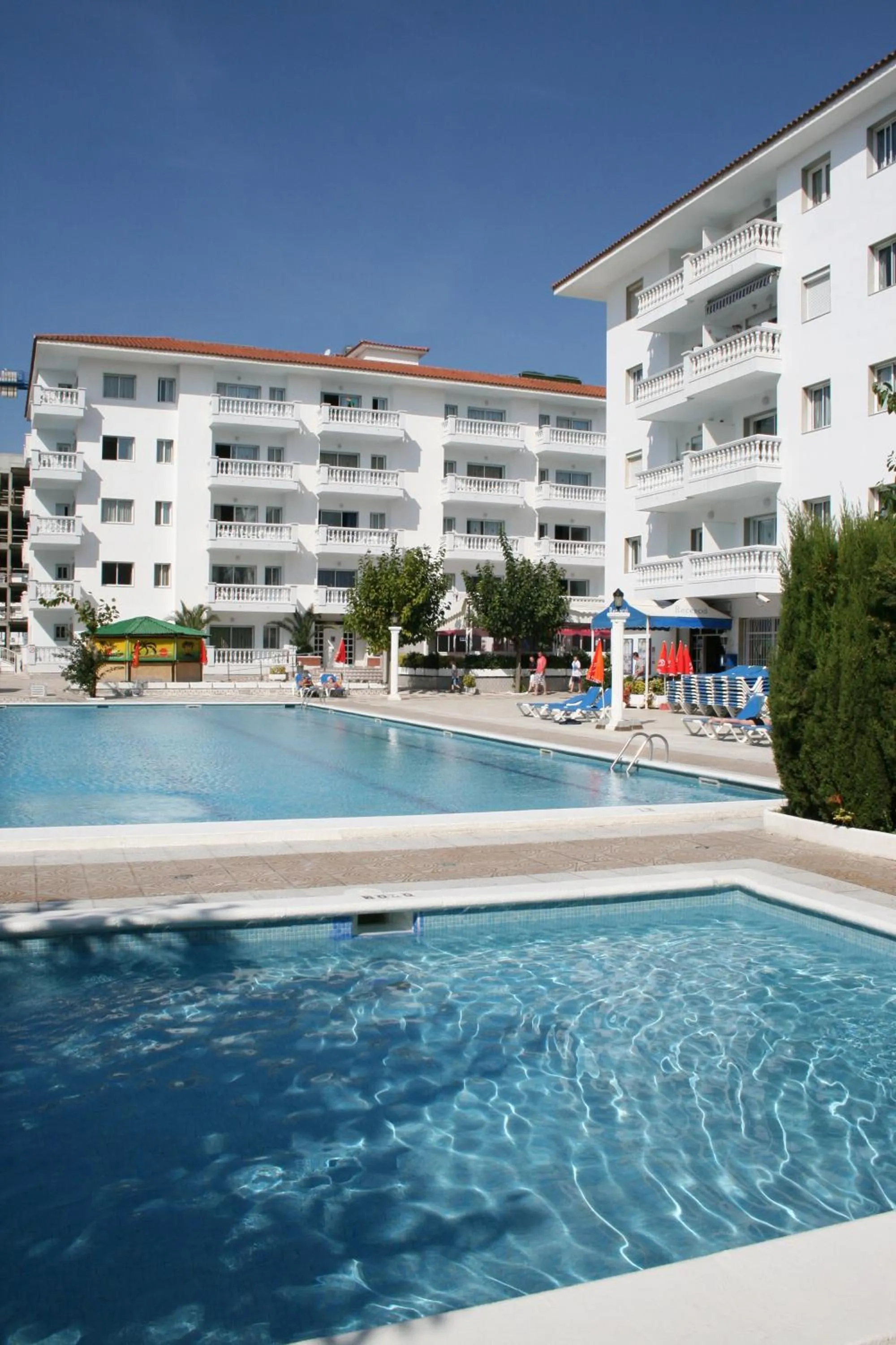 Facade/entrance in Europa Family Apartments