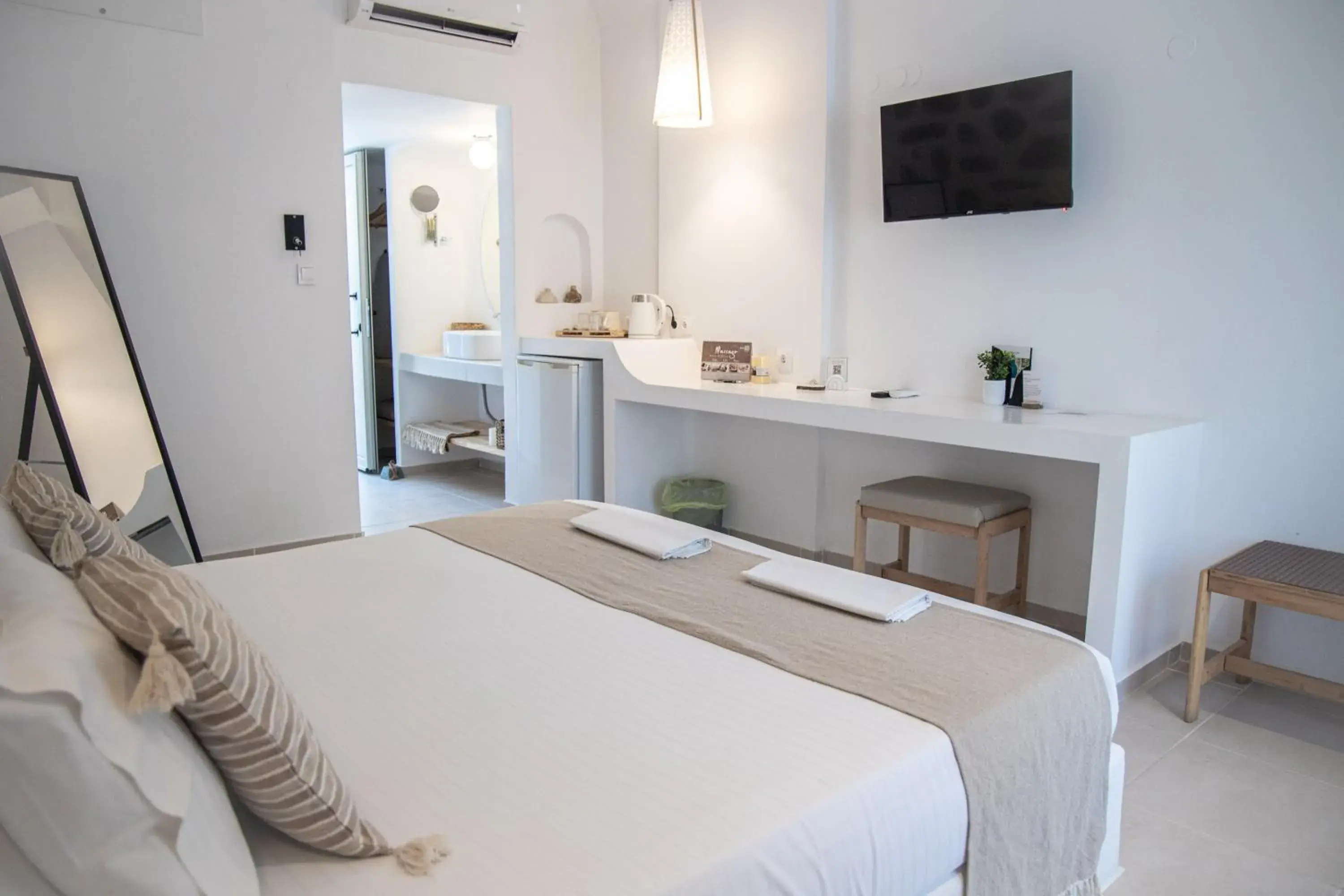 Superior Double Room in Ladiko Inn Hotel Faliraki -Anthony Quinn Bay Superior Double Room in Ladiko Inn Hotel Faliraki -Anthony Quinn Bay