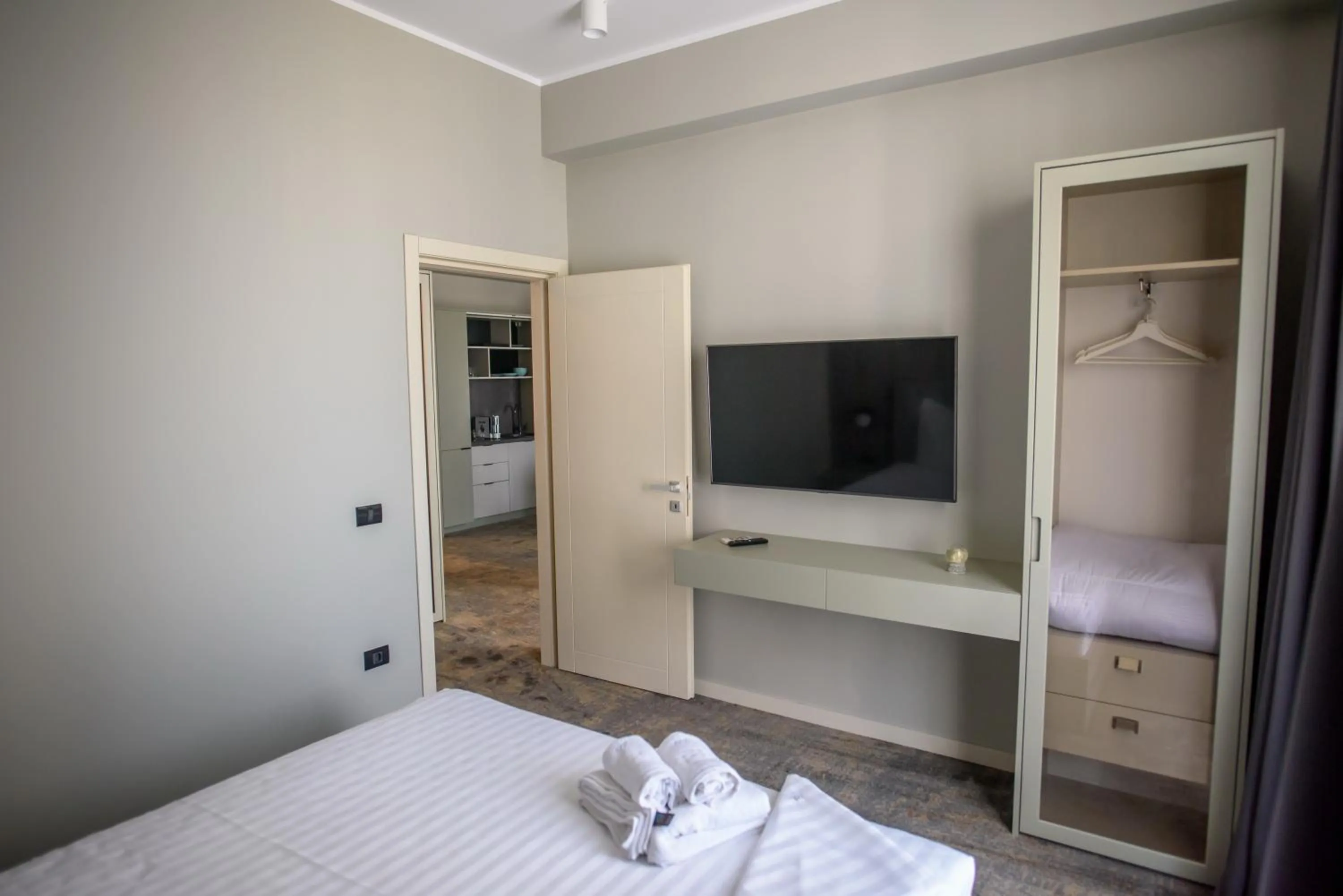 TV and multimedia, Bed in Oreo Apart Hotel