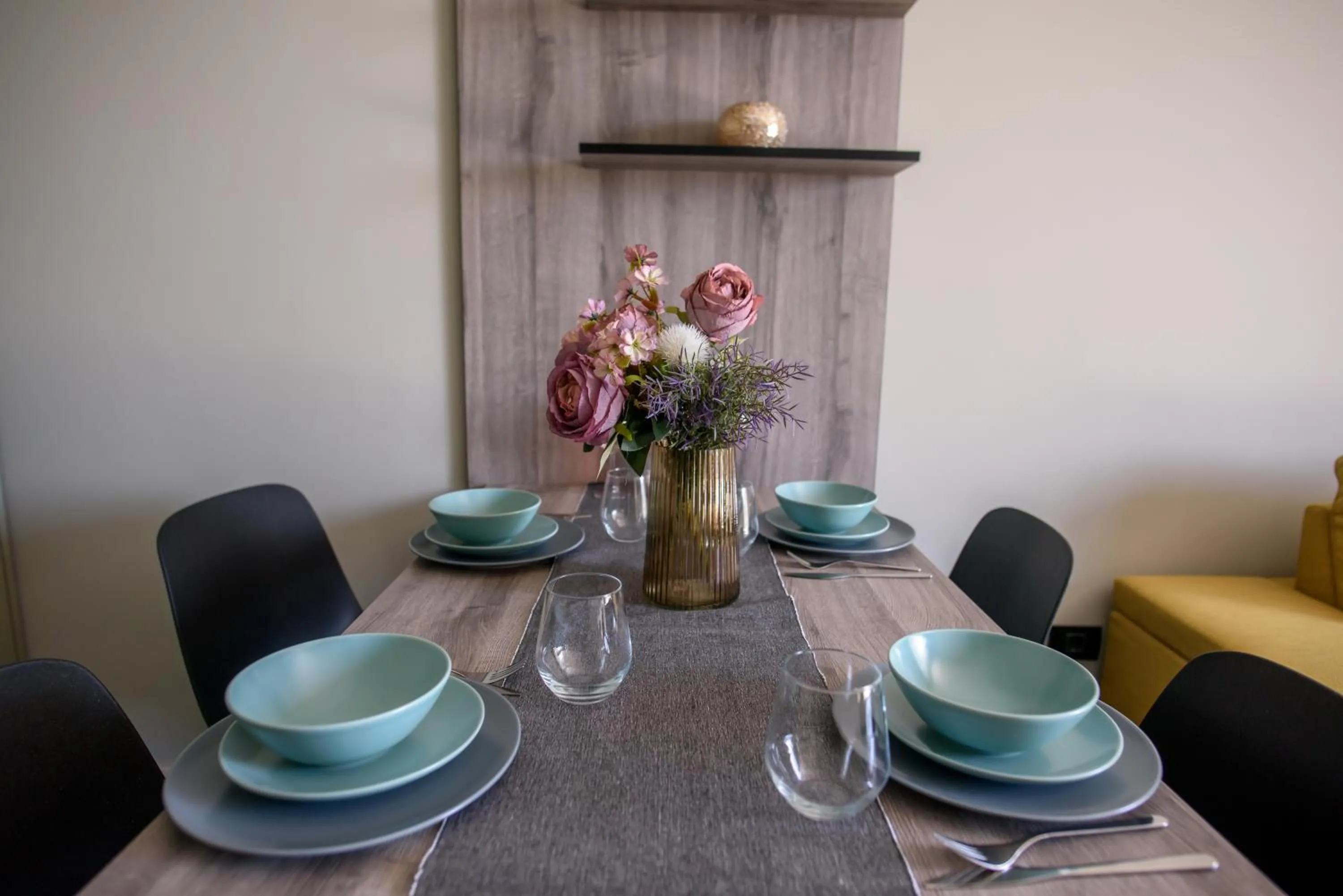 Dining area in Oreo Apart Hotel