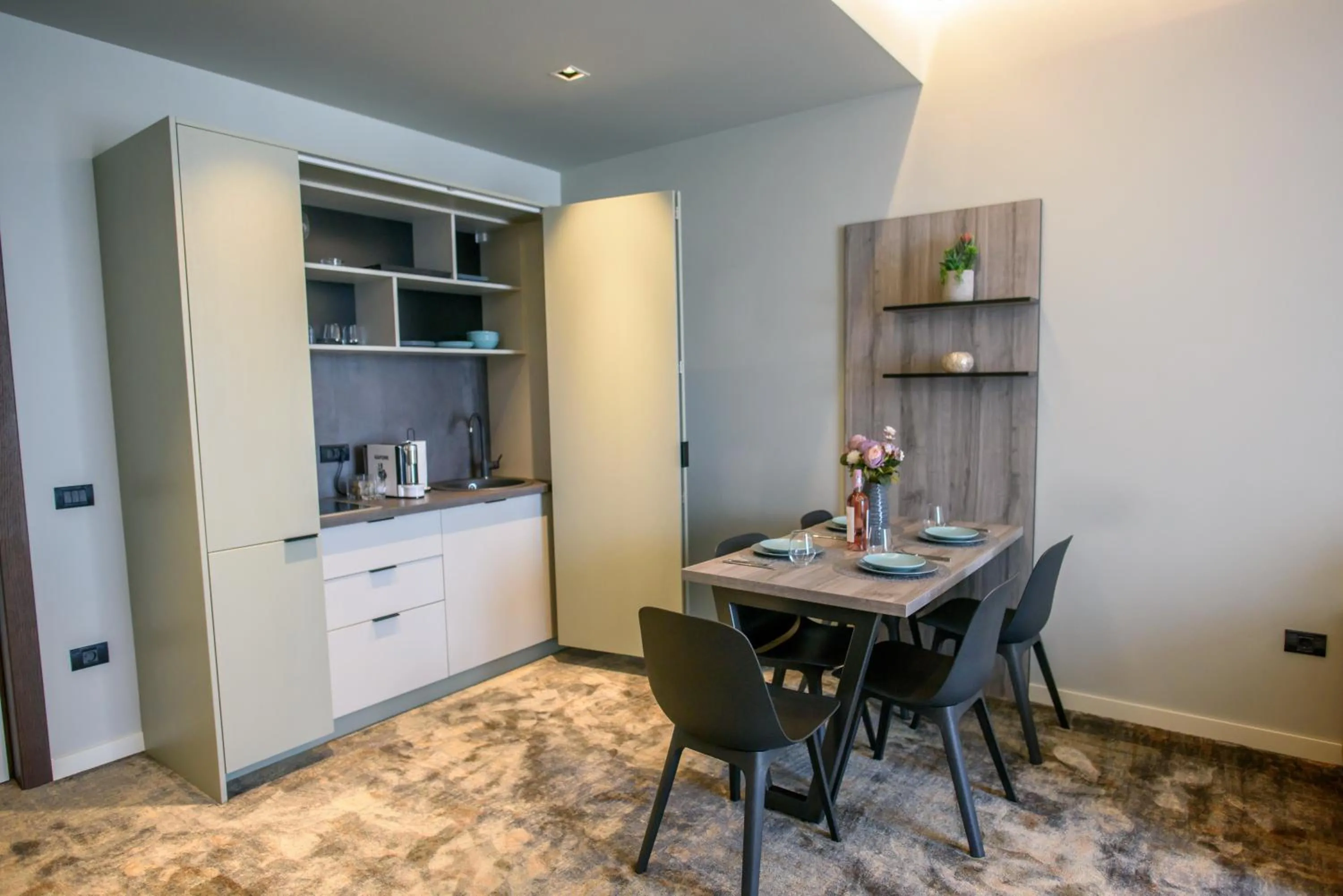 Kitchen or kitchenette in Oreo Apart Hotel