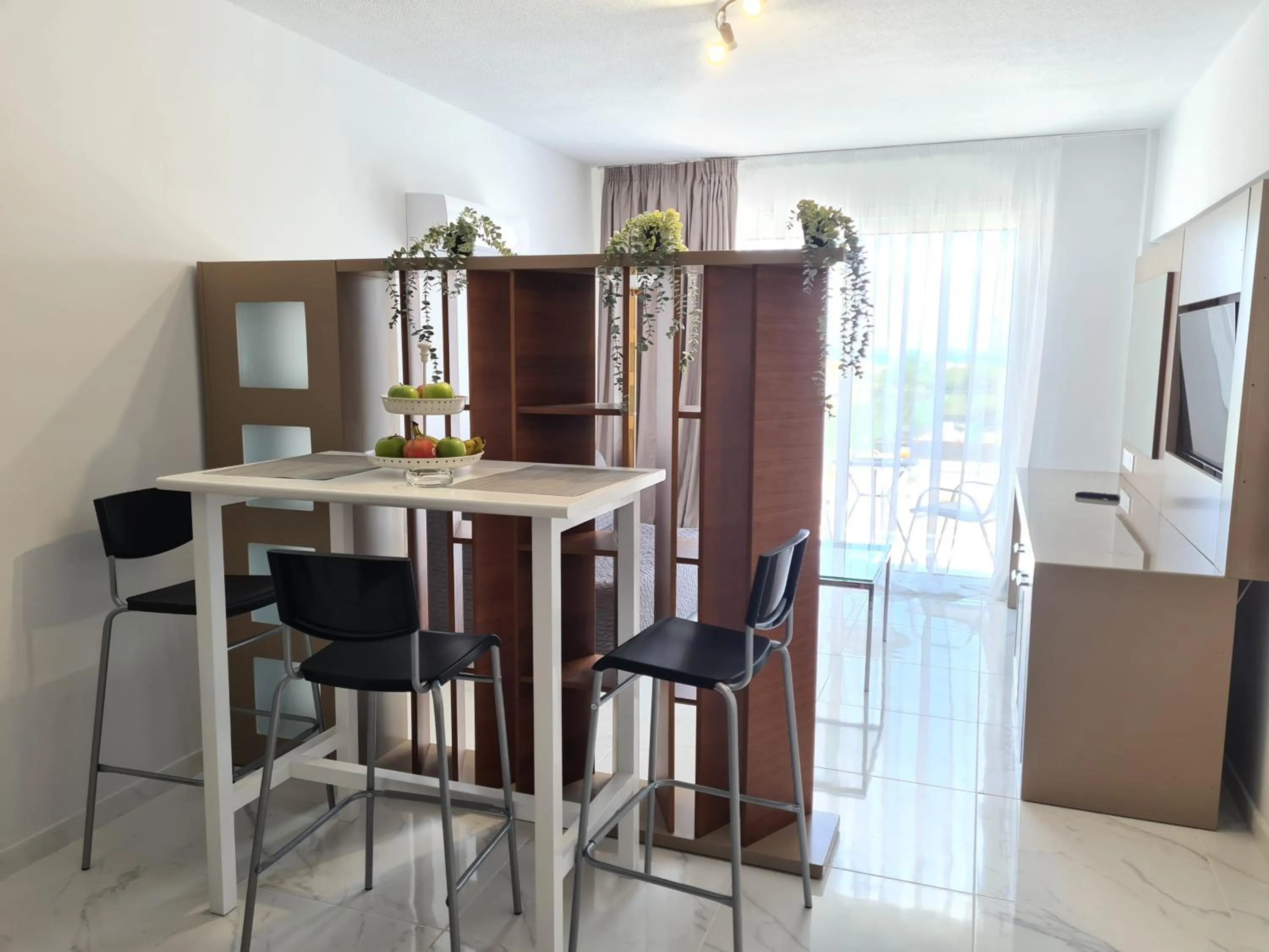 Dining area in Fotoxenia Luxury Apts