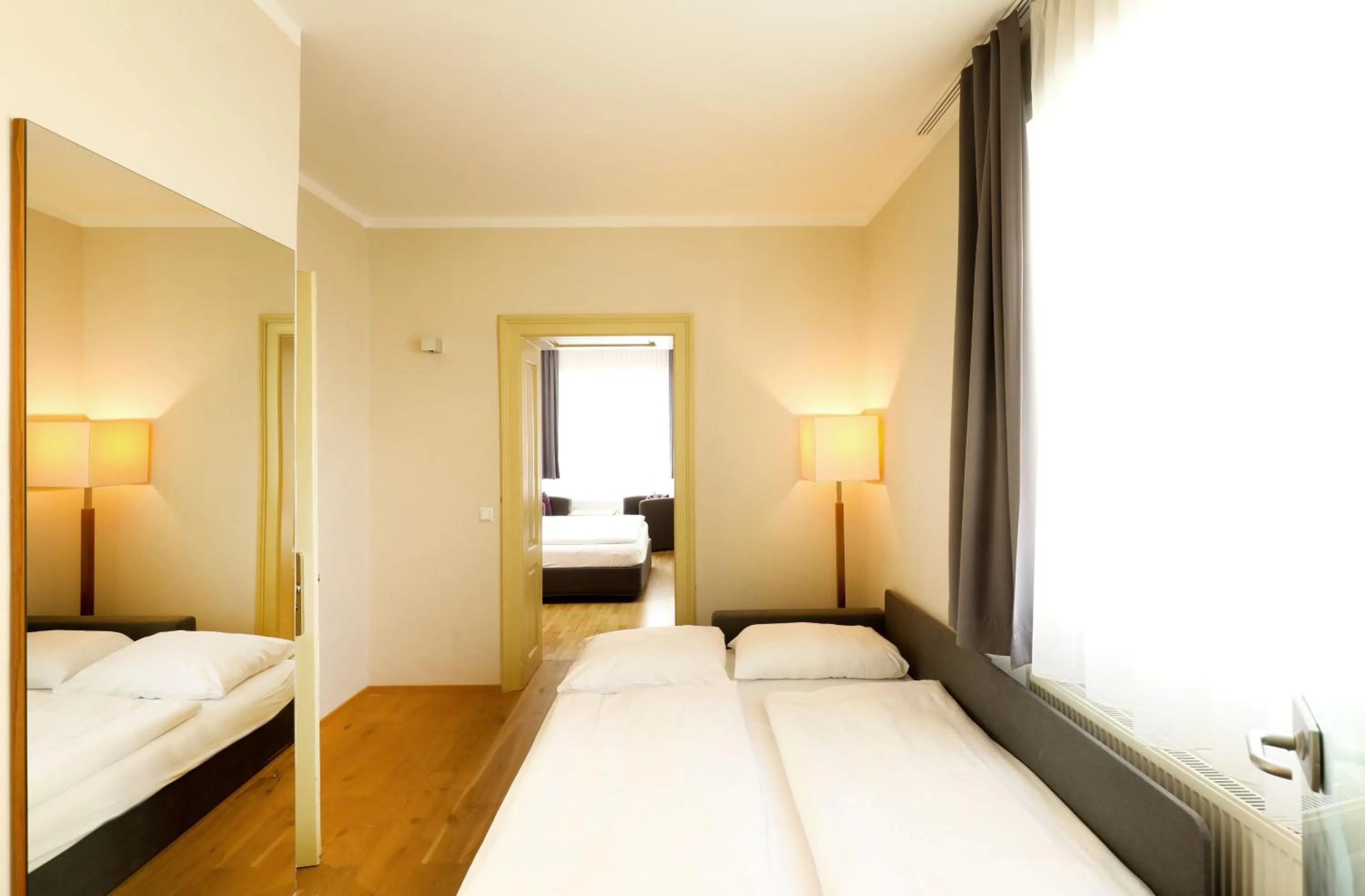 Photo of the whole room, Bed in Das Jedermann Boutiquehotel mit Stadtgarten