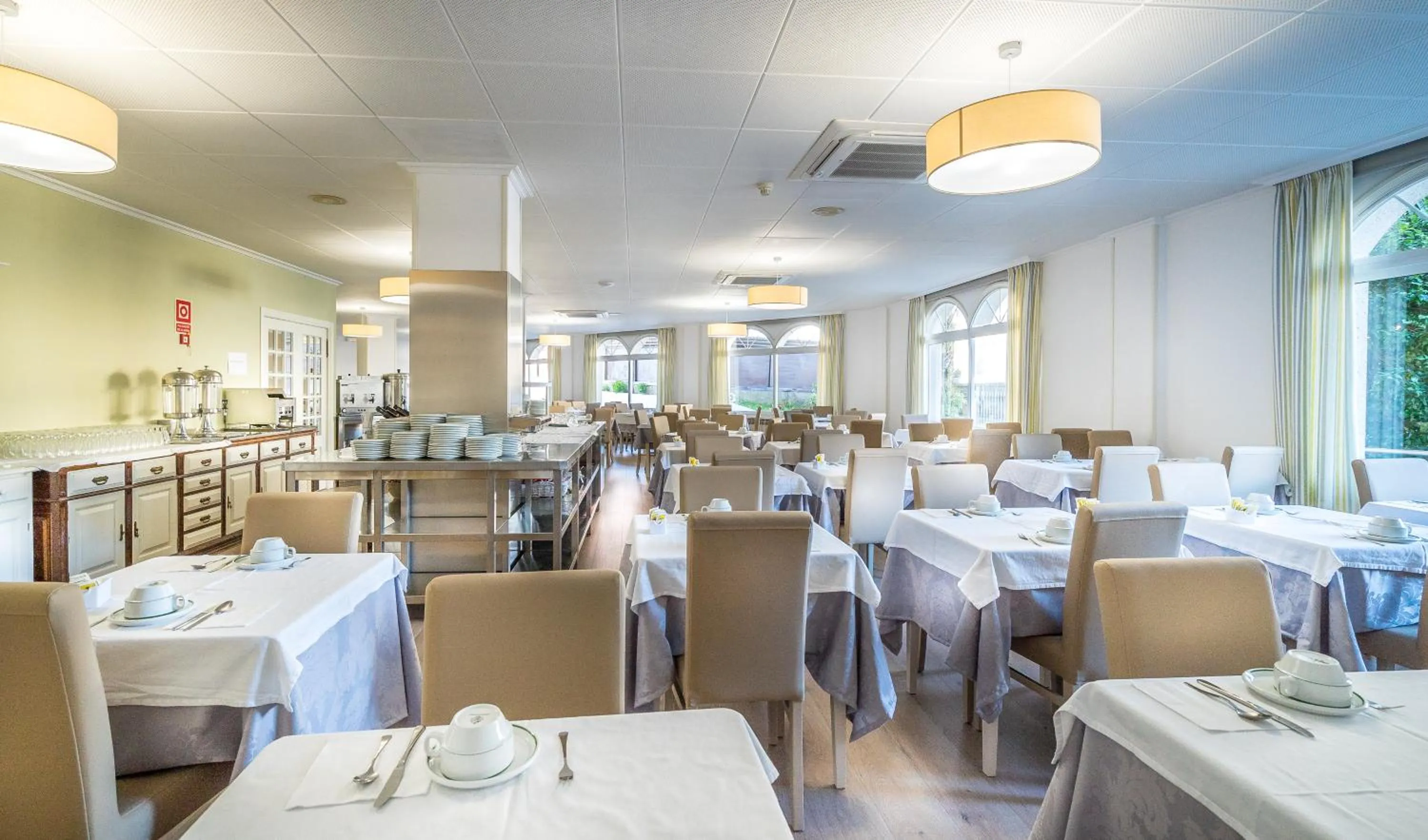 Restaurant/places to eat in Hotel Ton