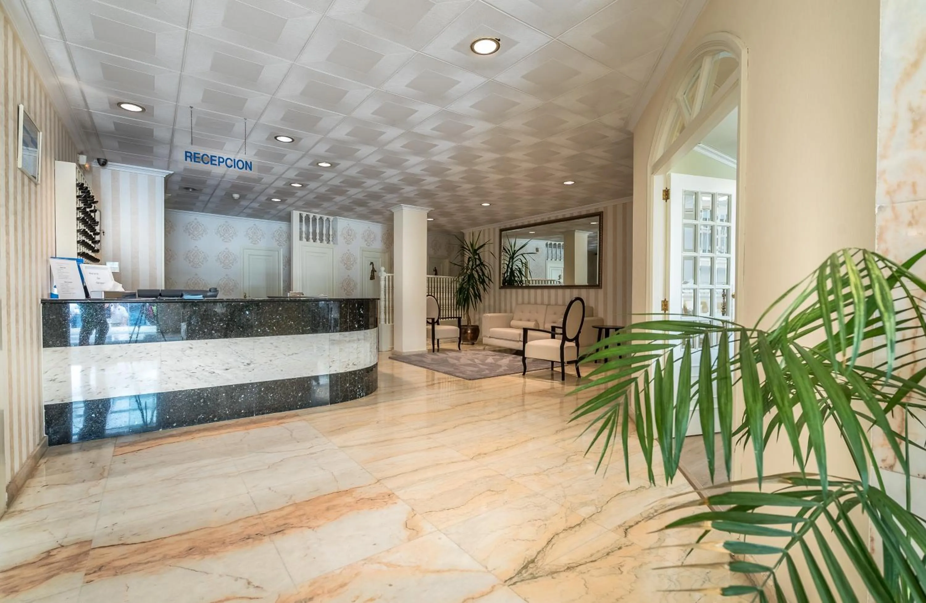 Lobby or reception in Hotel Ton