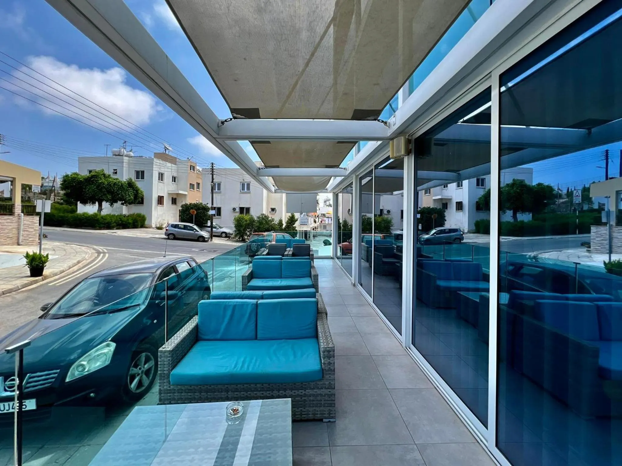 Facade/entrance in Sunny Blue Hotel