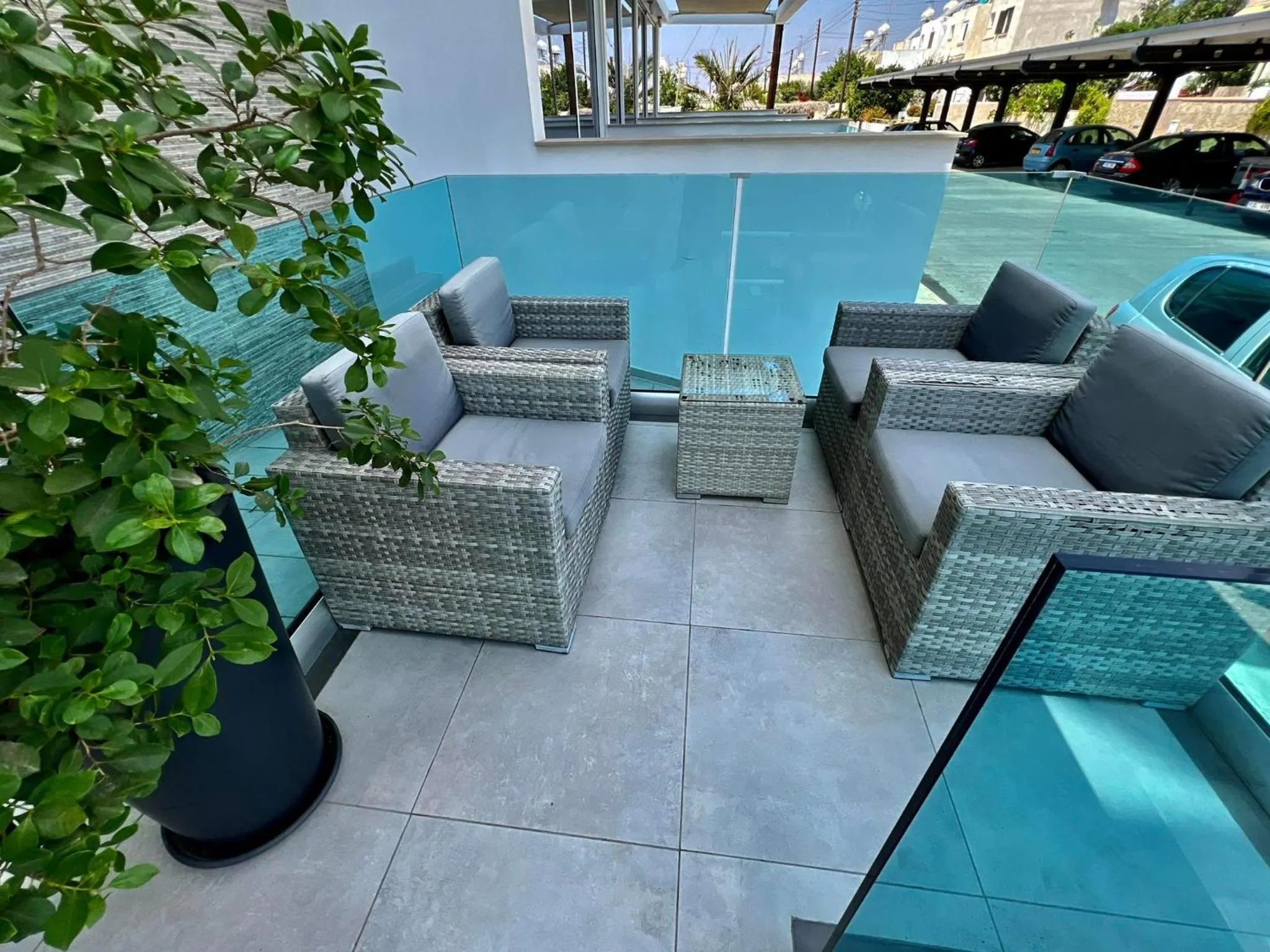 Facade/entrance in Sunny Blue Hotel