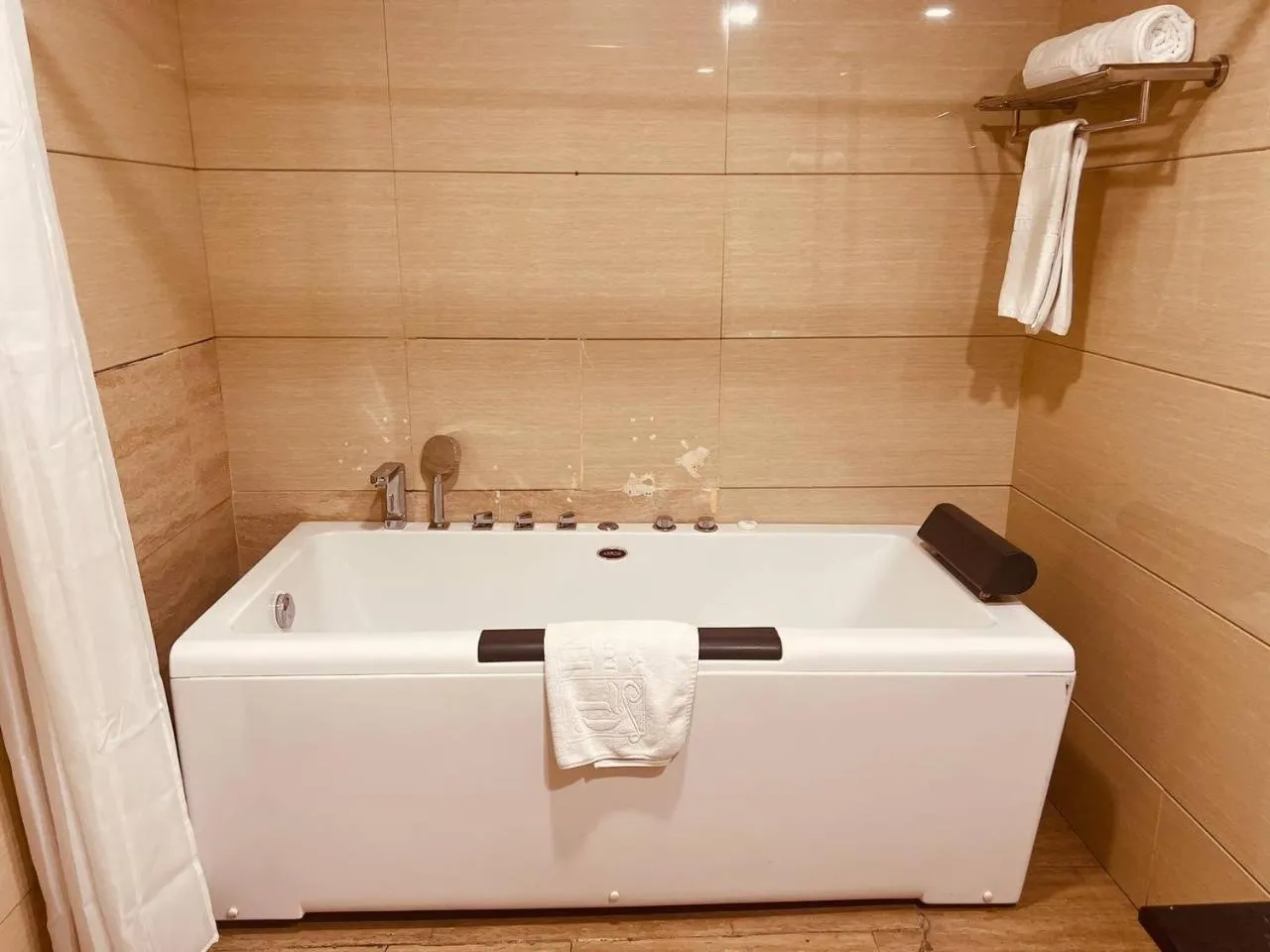 Bathroom in Inter Luxury Hotel