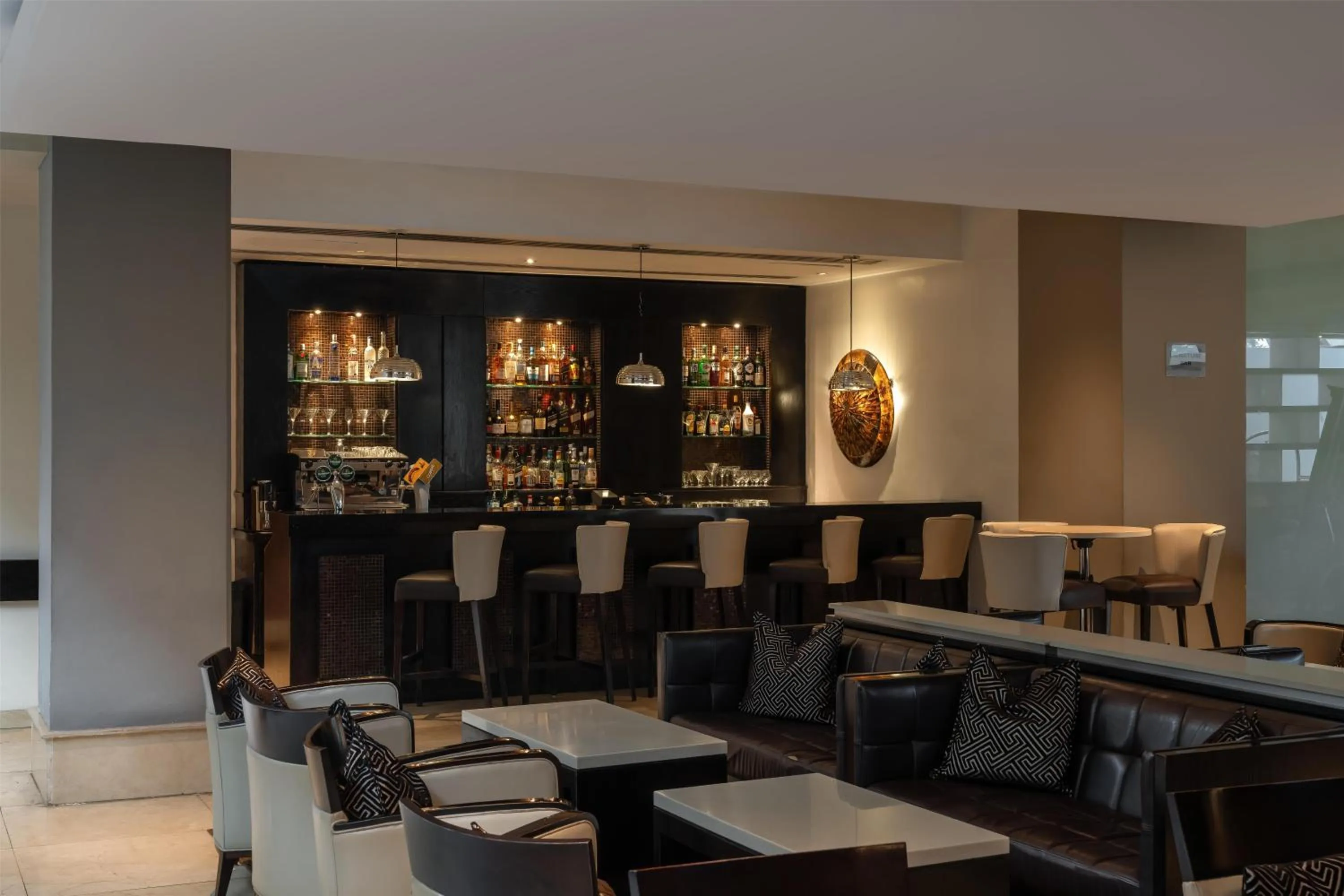 Lounge or bar in Radisson Blu Hotel, Addis Ababa