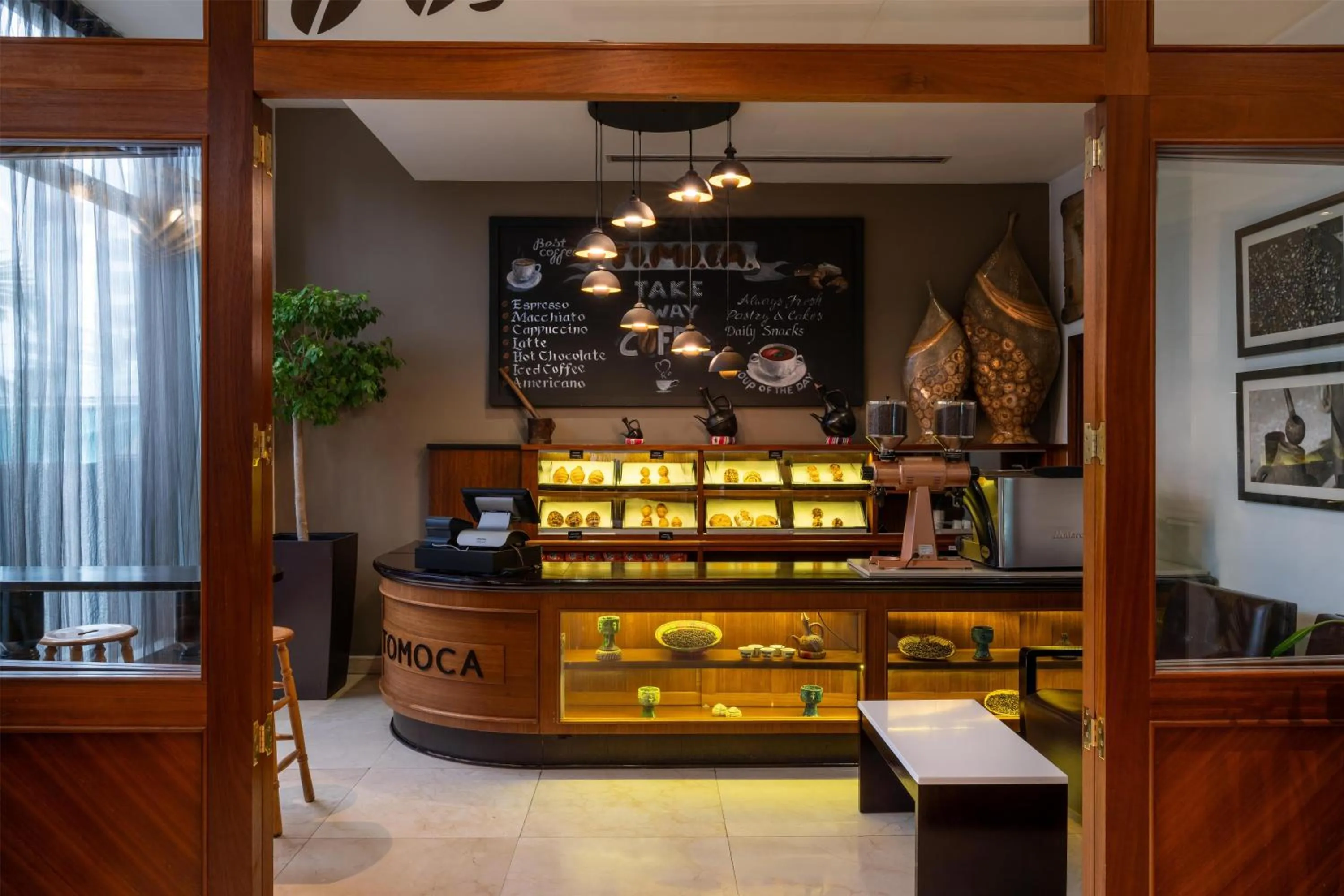 Lounge or bar in Radisson Blu Hotel, Addis Ababa