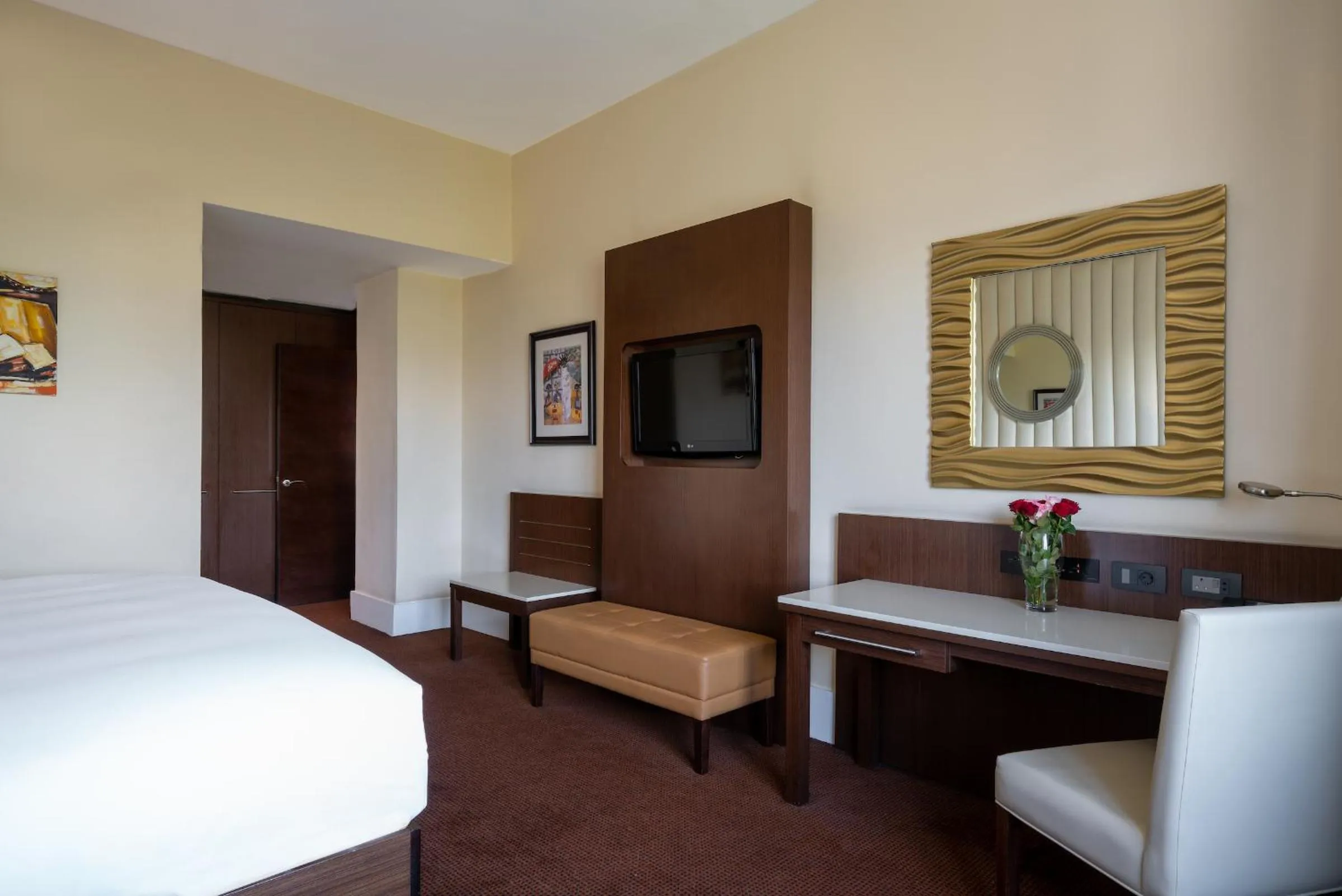 TV and multimedia, Bed in Radisson Blu Hotel, Addis Ababa