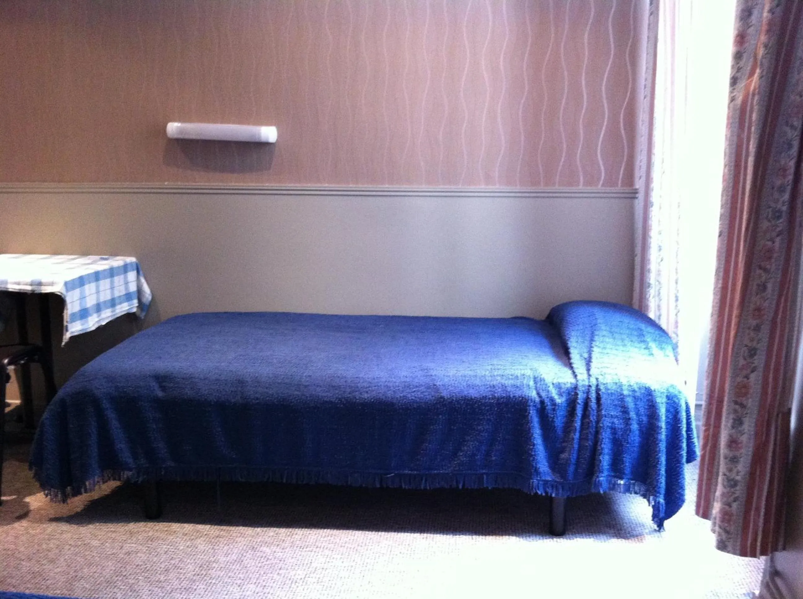 Bed in Hotel Des Arts