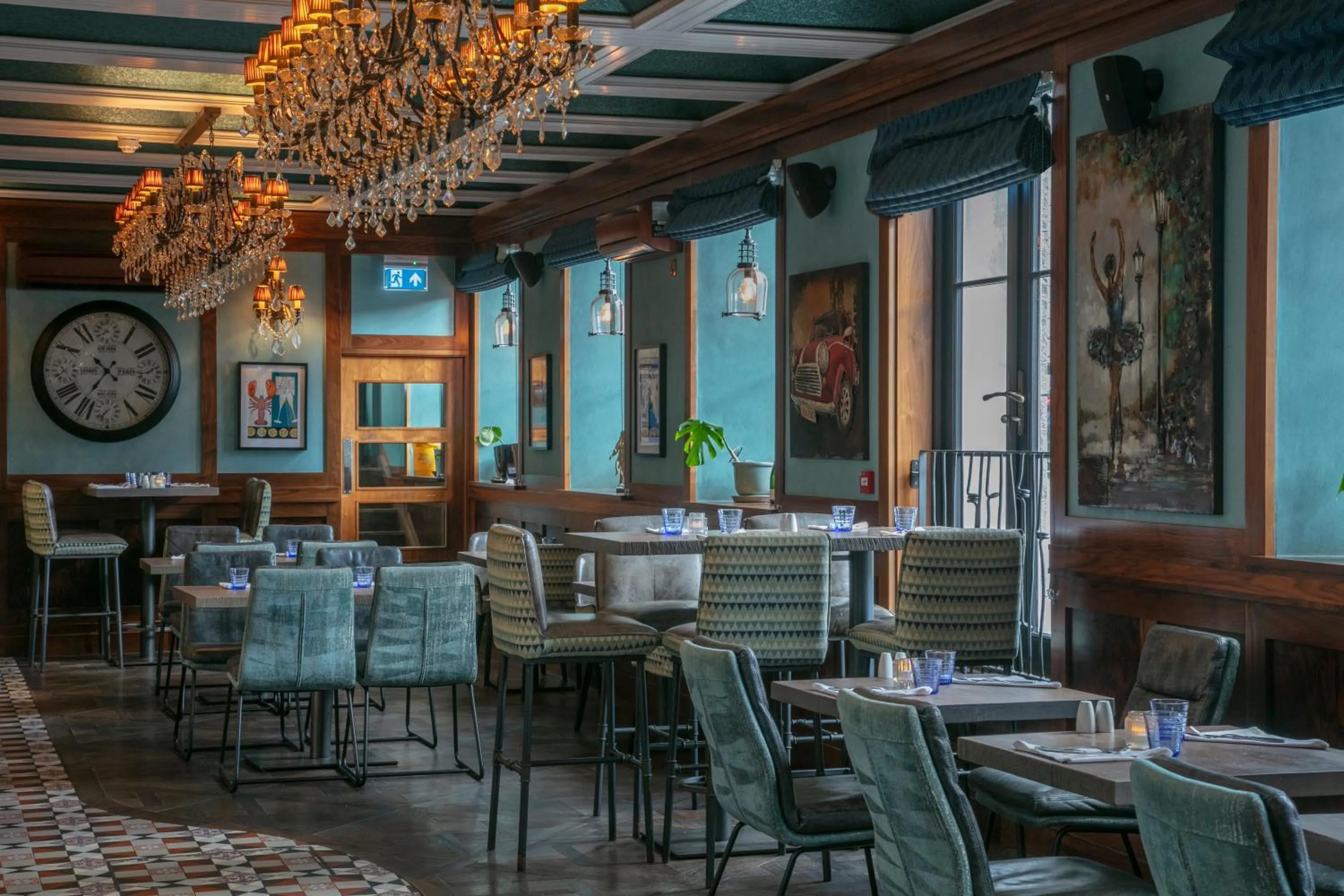 Lounge or bar in Best Western Moores Central Hotel