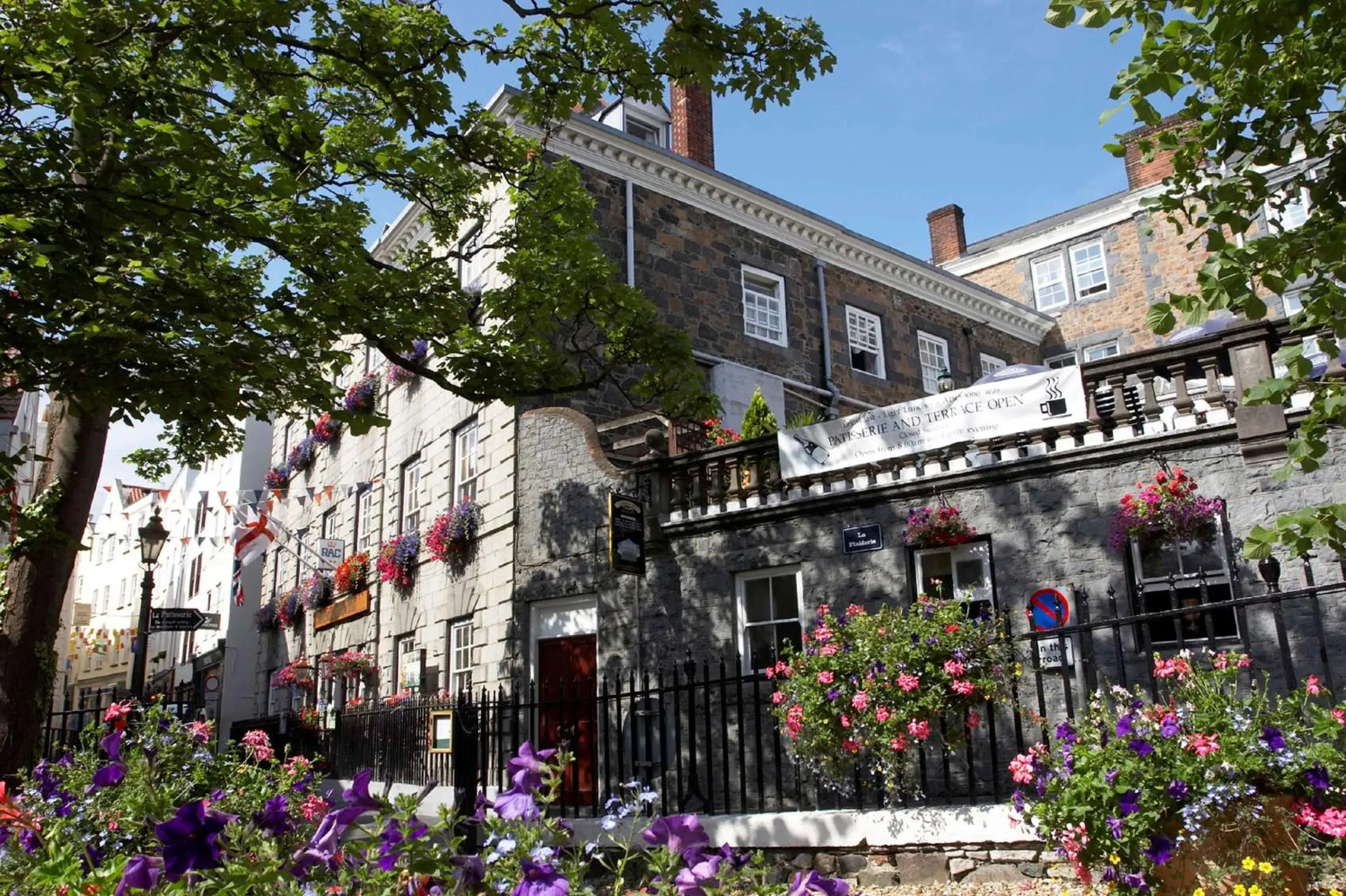Property building in Best Western Moores Central Hotel Property building in Best Western Moores Central Hotel