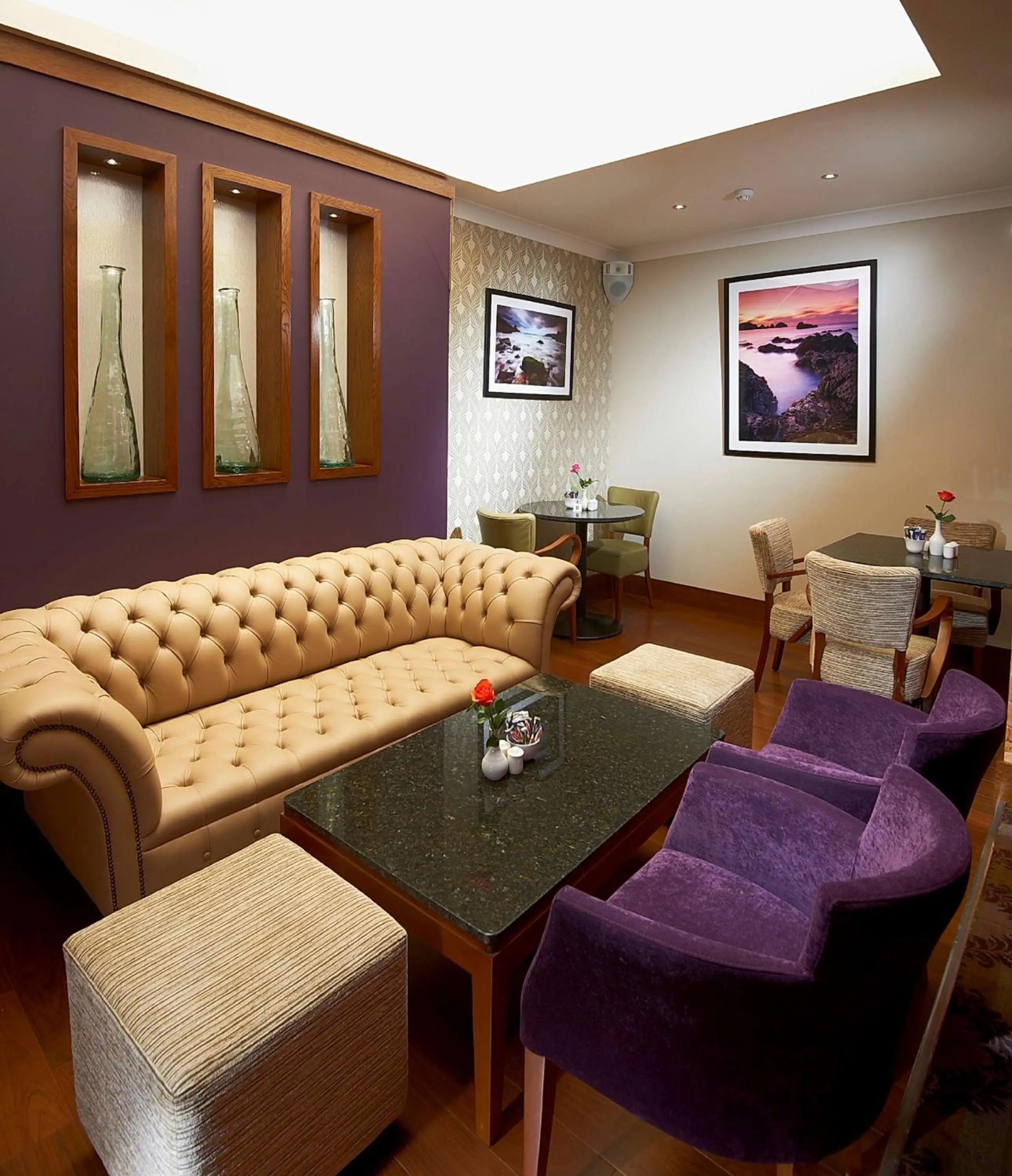 Lounge or bar in Best Western Moores Central Hotel