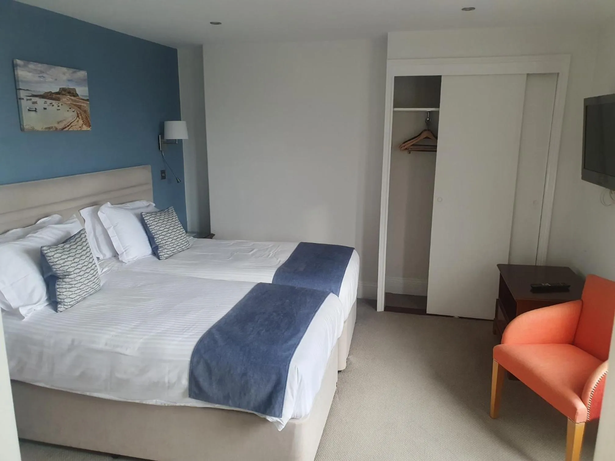 Bed in Best Western Moores Central Hotel