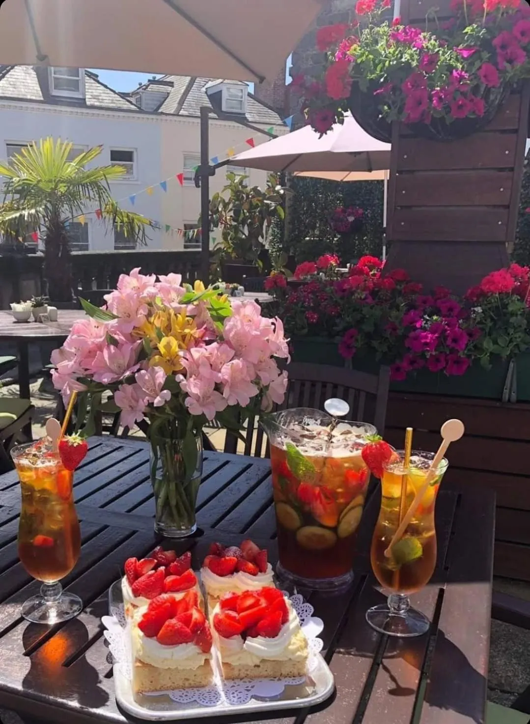 Restaurant/places to eat in Best Western Moores Central Hotel