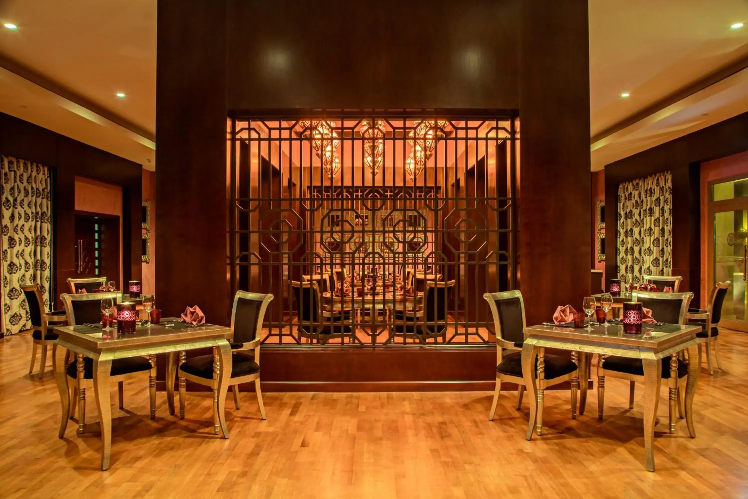 Restaurant/places to eat in Miramar Al Aqah Beach Resort Restaurant/places to eat in Miramar Al Aqah Beach Resort