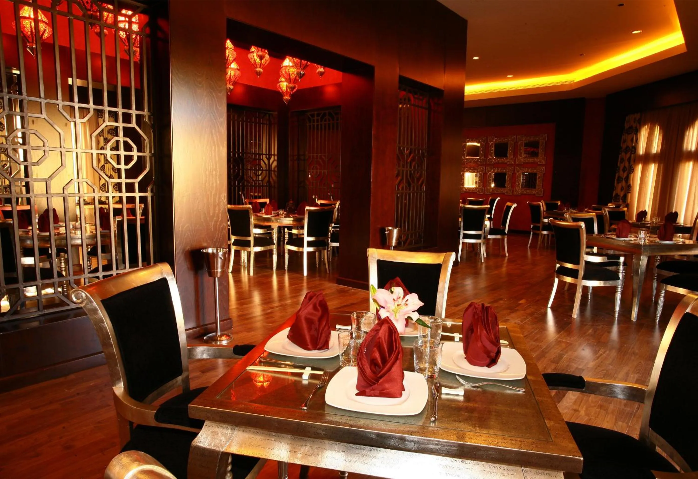 Restaurant/places to eat in Miramar Al Aqah Beach Resort