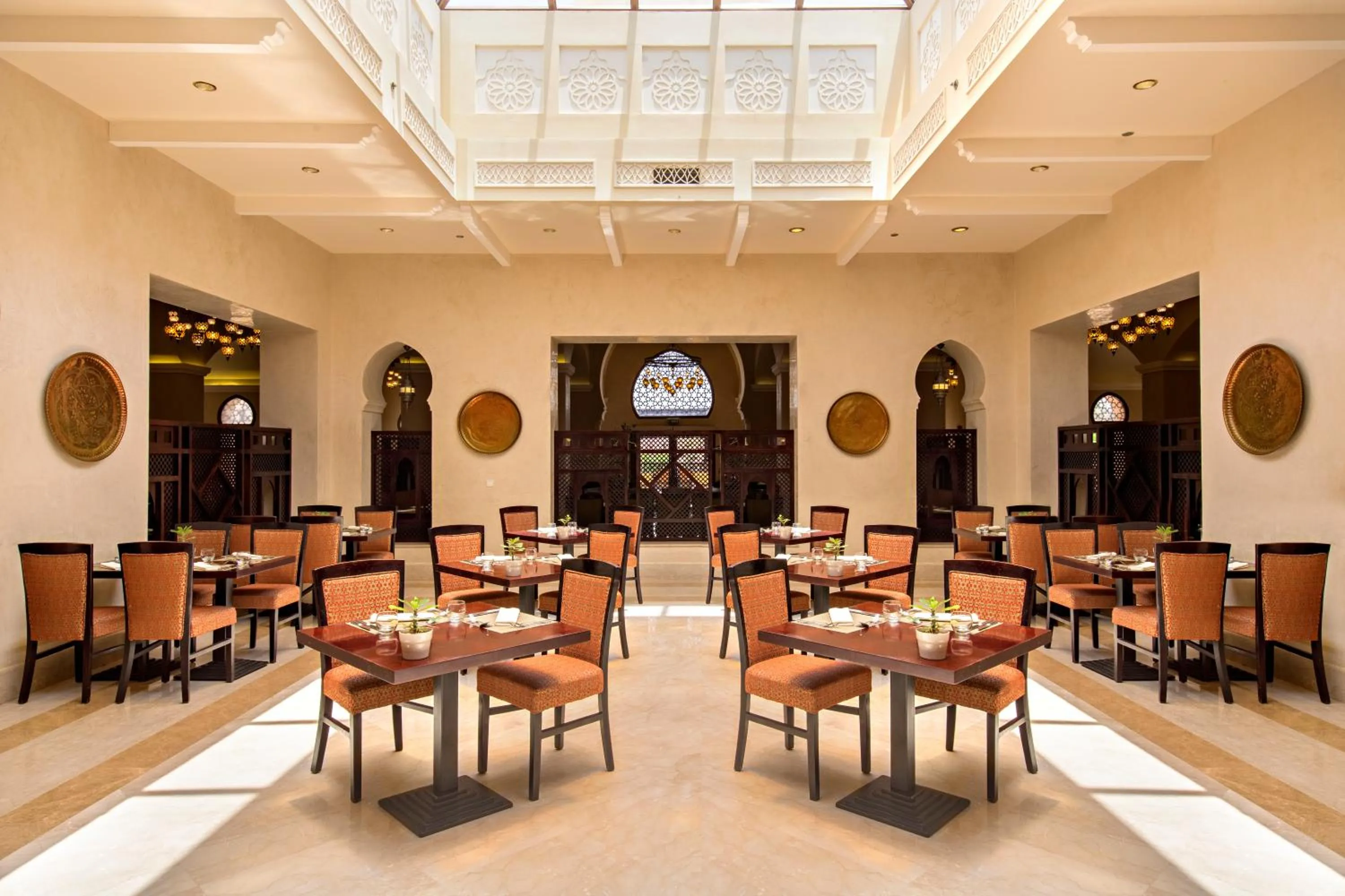 Restaurant/places to eat in Miramar Al Aqah Beach Resort