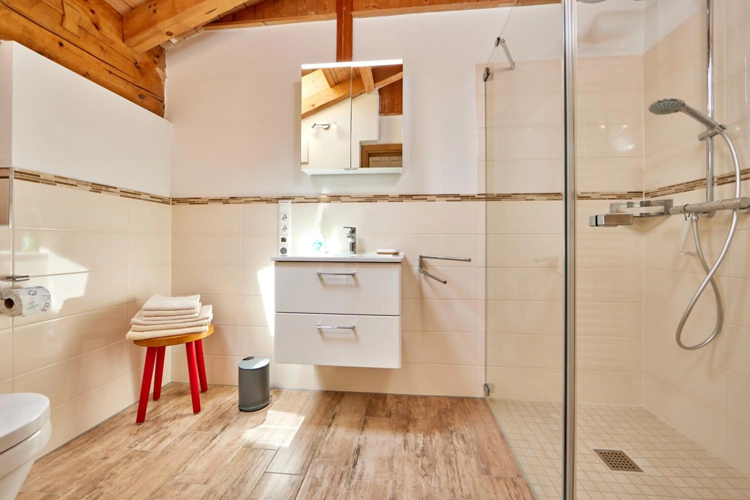 Shower in Appartements Gasthof Schleifmühle Unterammergau