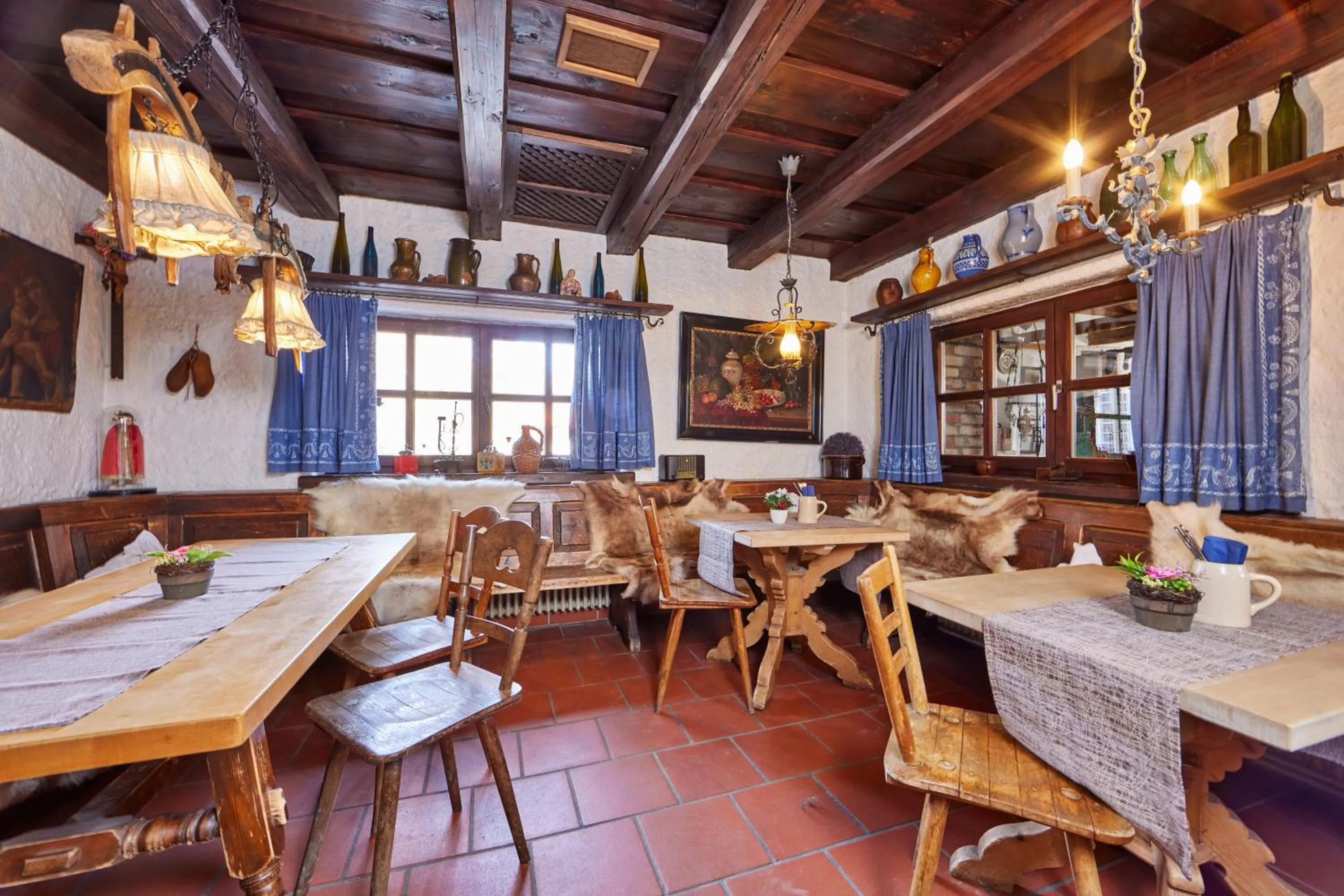 Restaurant/places to eat in Appartements Gasthof Schleifmühle Unterammergau